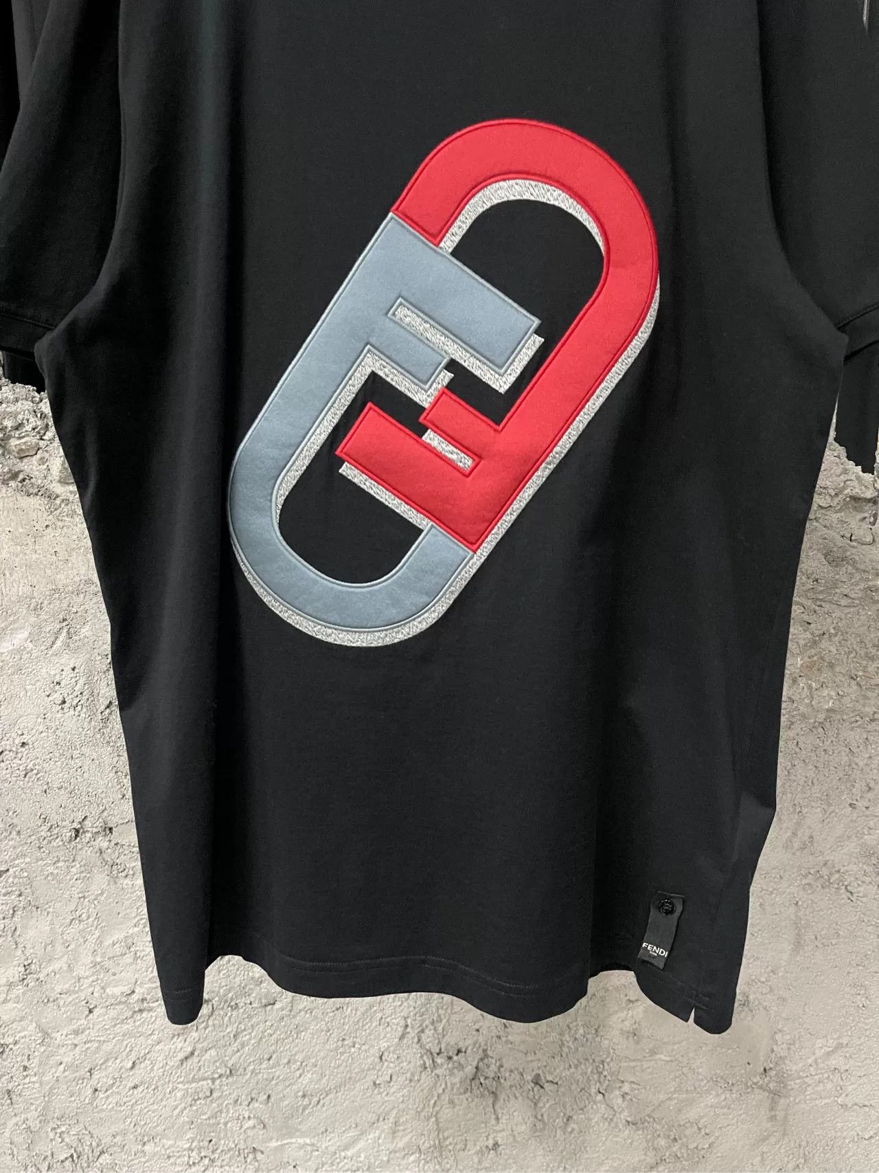 Fendi Fendi Graphic Logo T-Shirt Size XL Size US XL / EU 56 / 4 - 5 Thumbnail