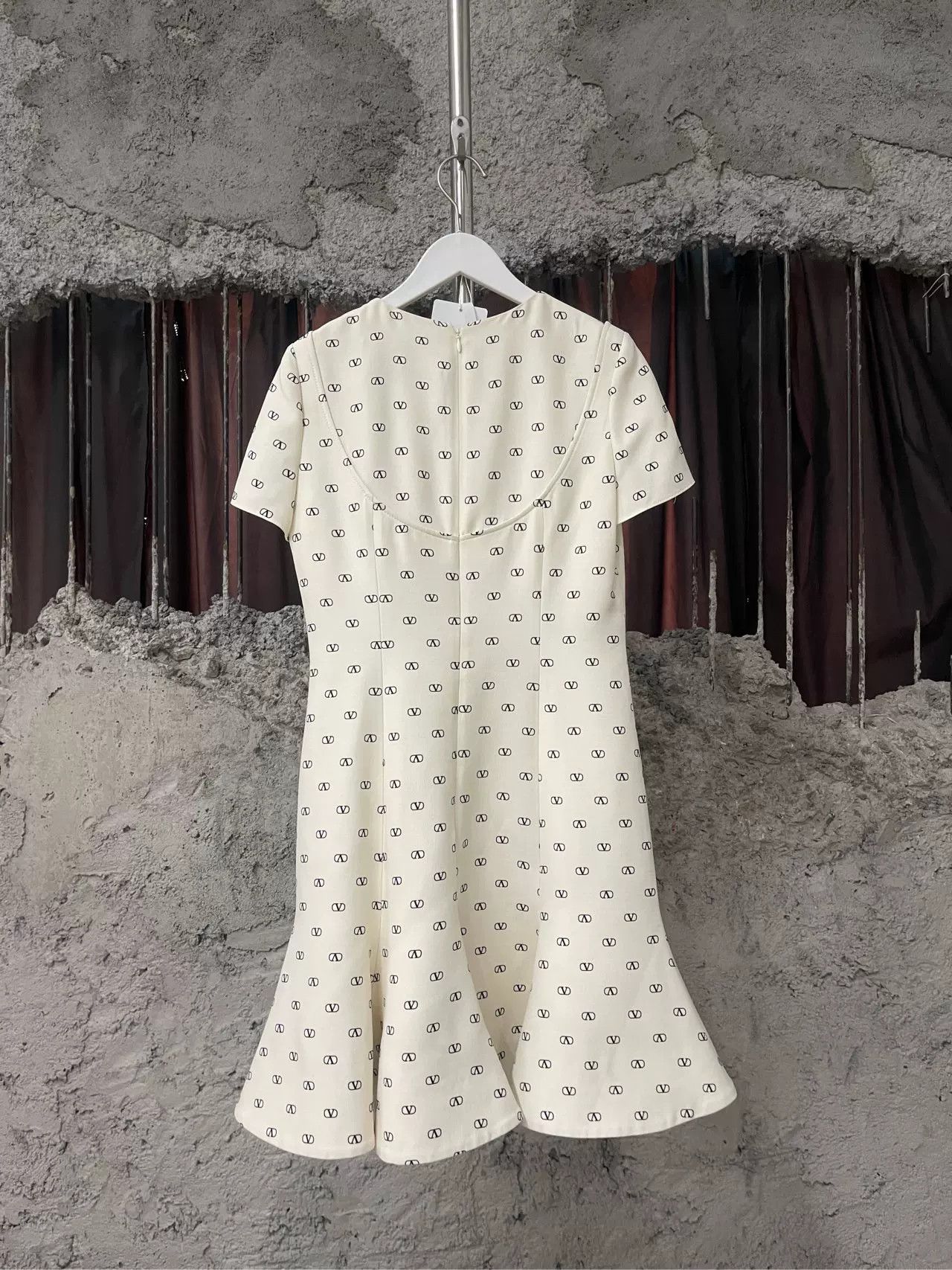 Valentino Valentino Logo Print Mini Dress Size 38 Size XS / US 0-2 / IT 36-38 - 3 Thumbnail