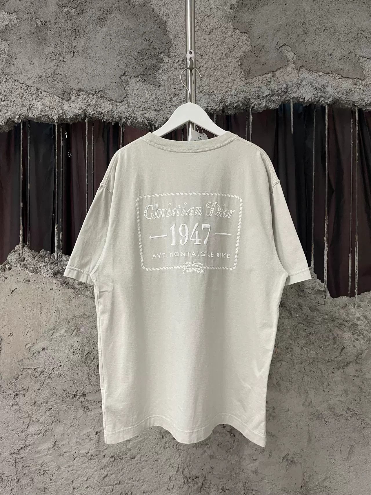 Dior Dior 1947 Embroidery T-Shirt Size L Size US L / EU 52-54 / 3 - 3 Thumbnail