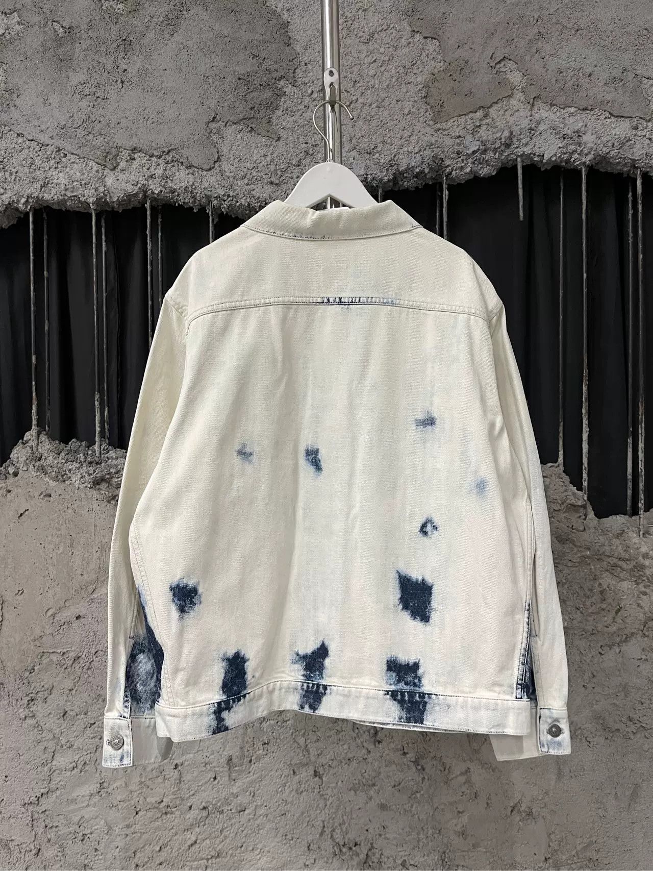 Dior Dior Tie-Dye Bee Denim Jacket Size 38 Size S / US 4 / IT 40 - 3 Thumbnail