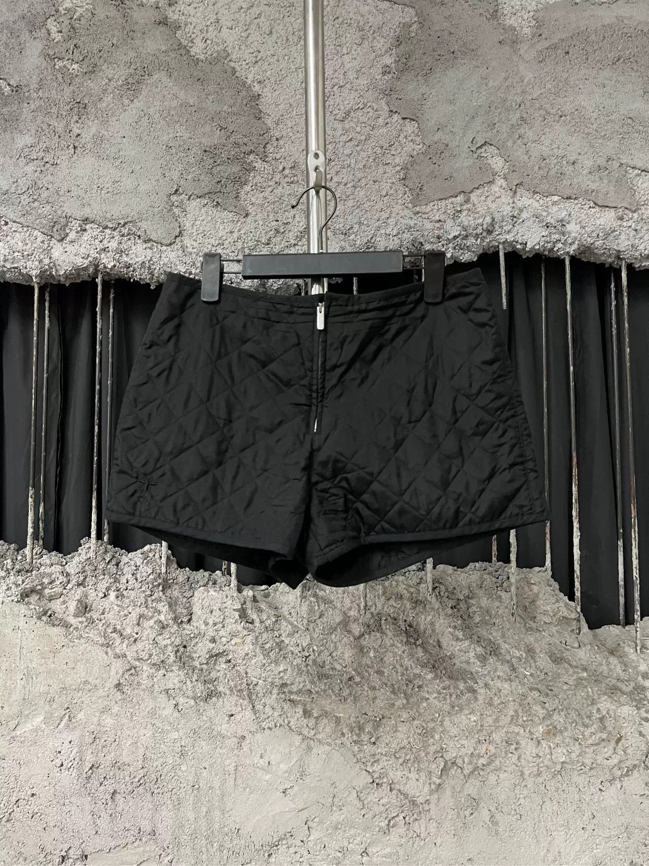 Dior Dior Quilted Bee Shorts Size 38 Size 27" / US 4 / IT 40 - 2 Thumbnail