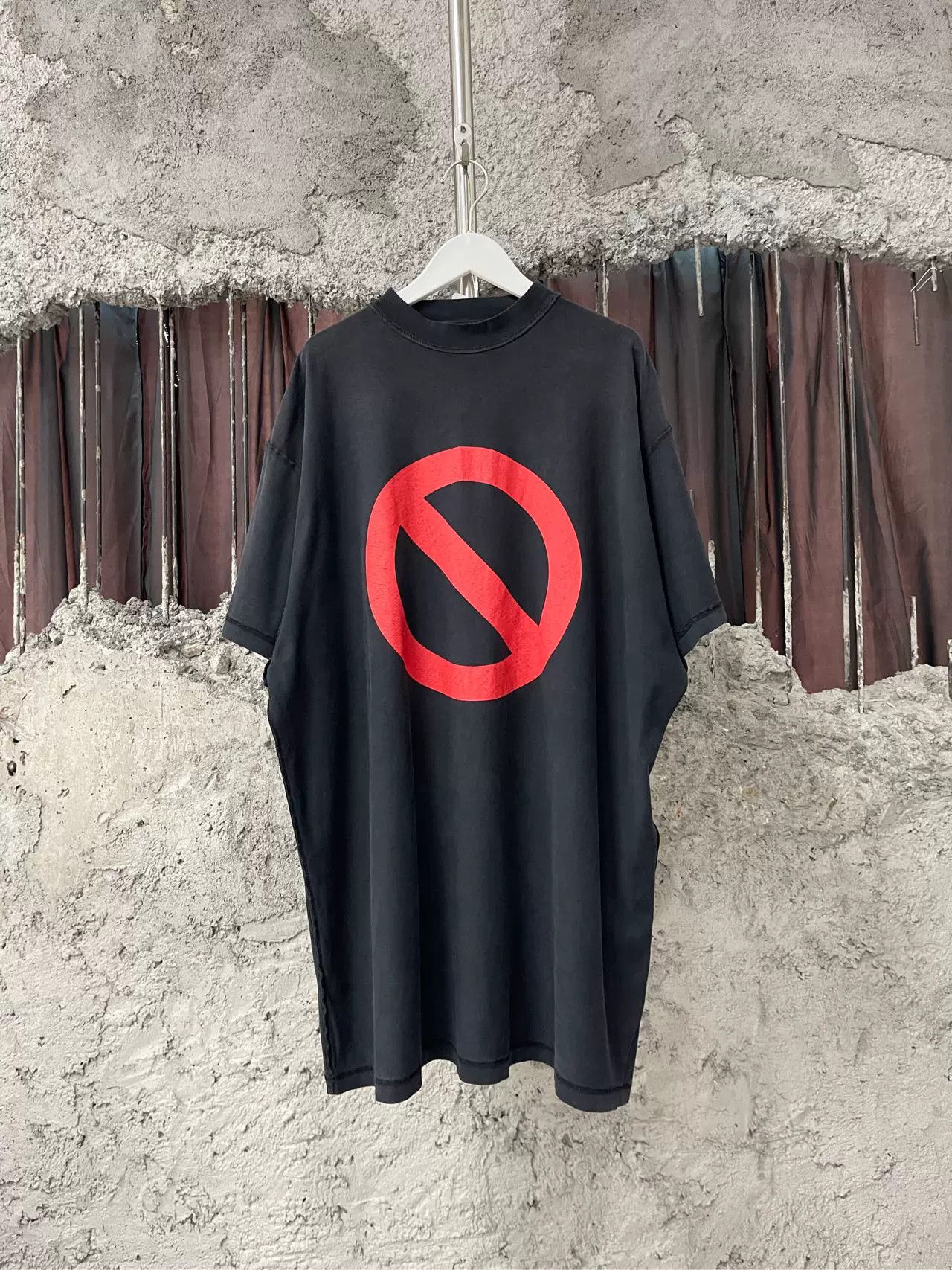 Balenciaga Balenciaga x BFRND Graphic T-Shirt Size M Size US M / EU 48-50 / 2 - 2 Thumbnail