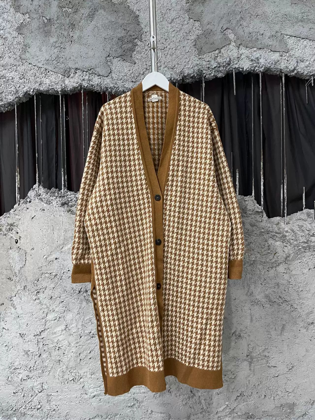Hermes Hermès Houndstooth Cashmere Cardigan Size 34 Size XS / US 0-2 / IT 36-38 - 2 Thumbnail