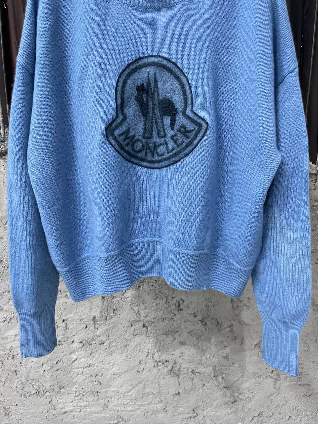 Moncler Moncler Felt Logo Patch Sweater Size M Size US M / EU 48-50 / 2 - 5 Thumbnail