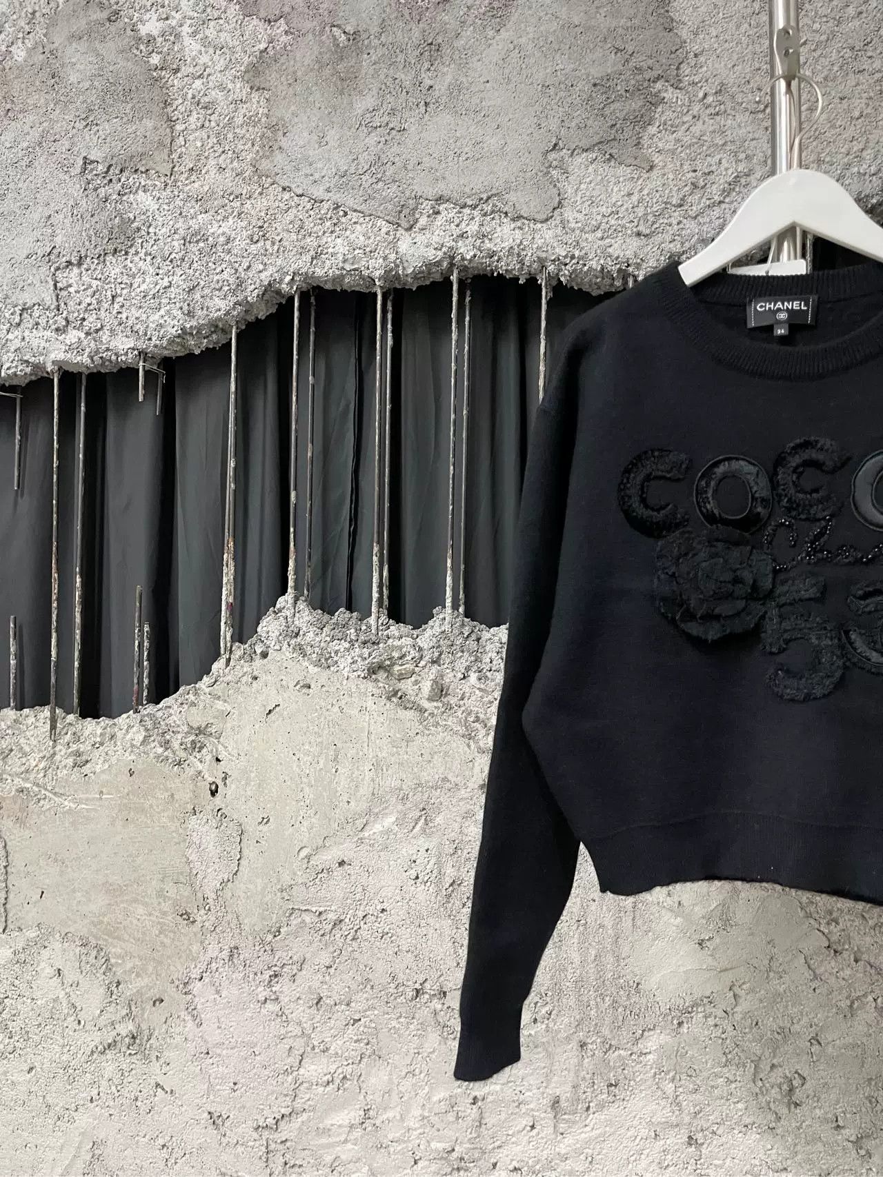 Chanel Chanel Coco Logo Appliqué Sweater Size 34 Size XS / US 0-2 / IT 36-38 - 4 Thumbnail