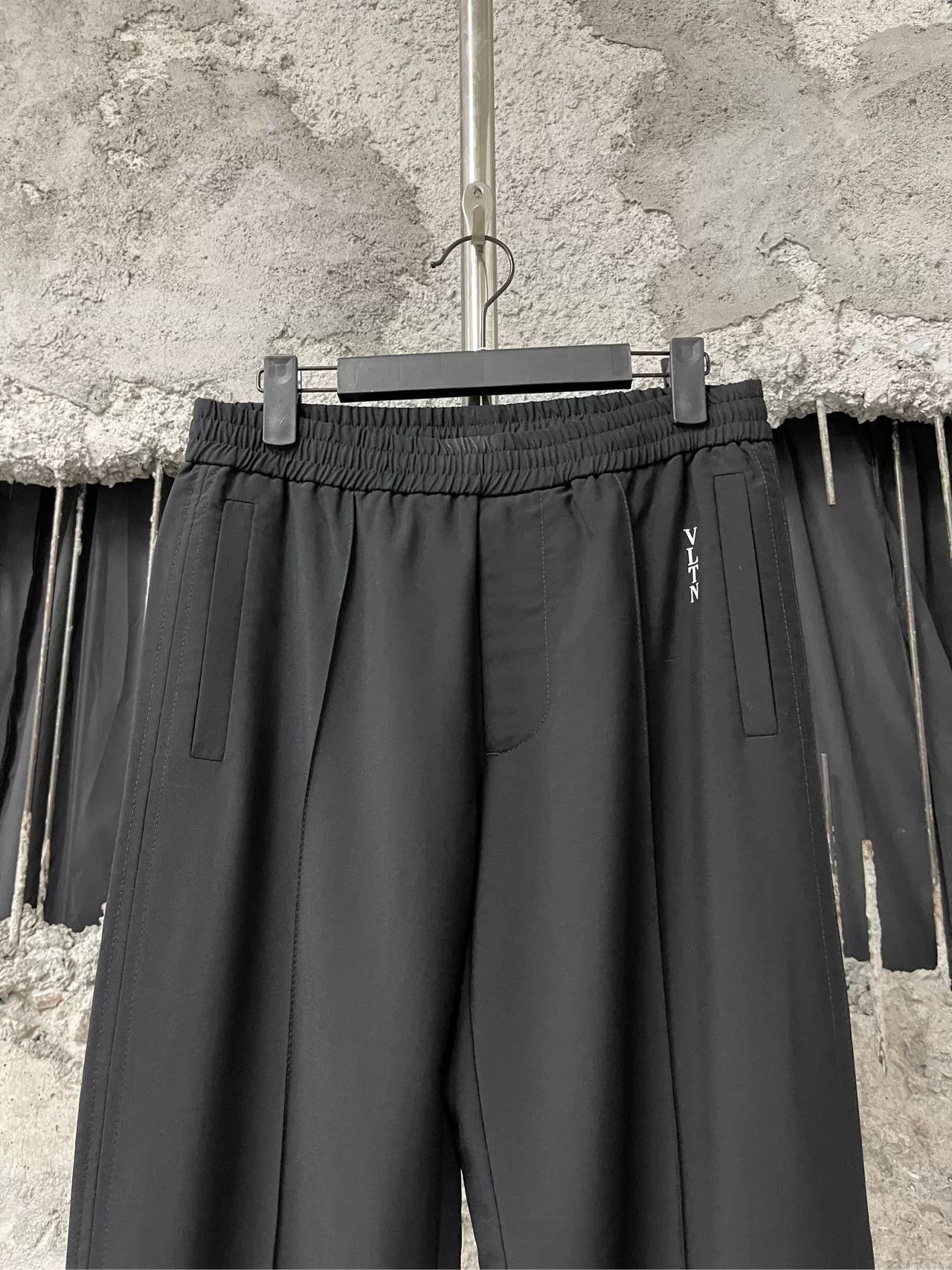 Valentino Valentino VLTN Logo Trousers Size 46 Size US 30 / EU 46 - 4 Thumbnail