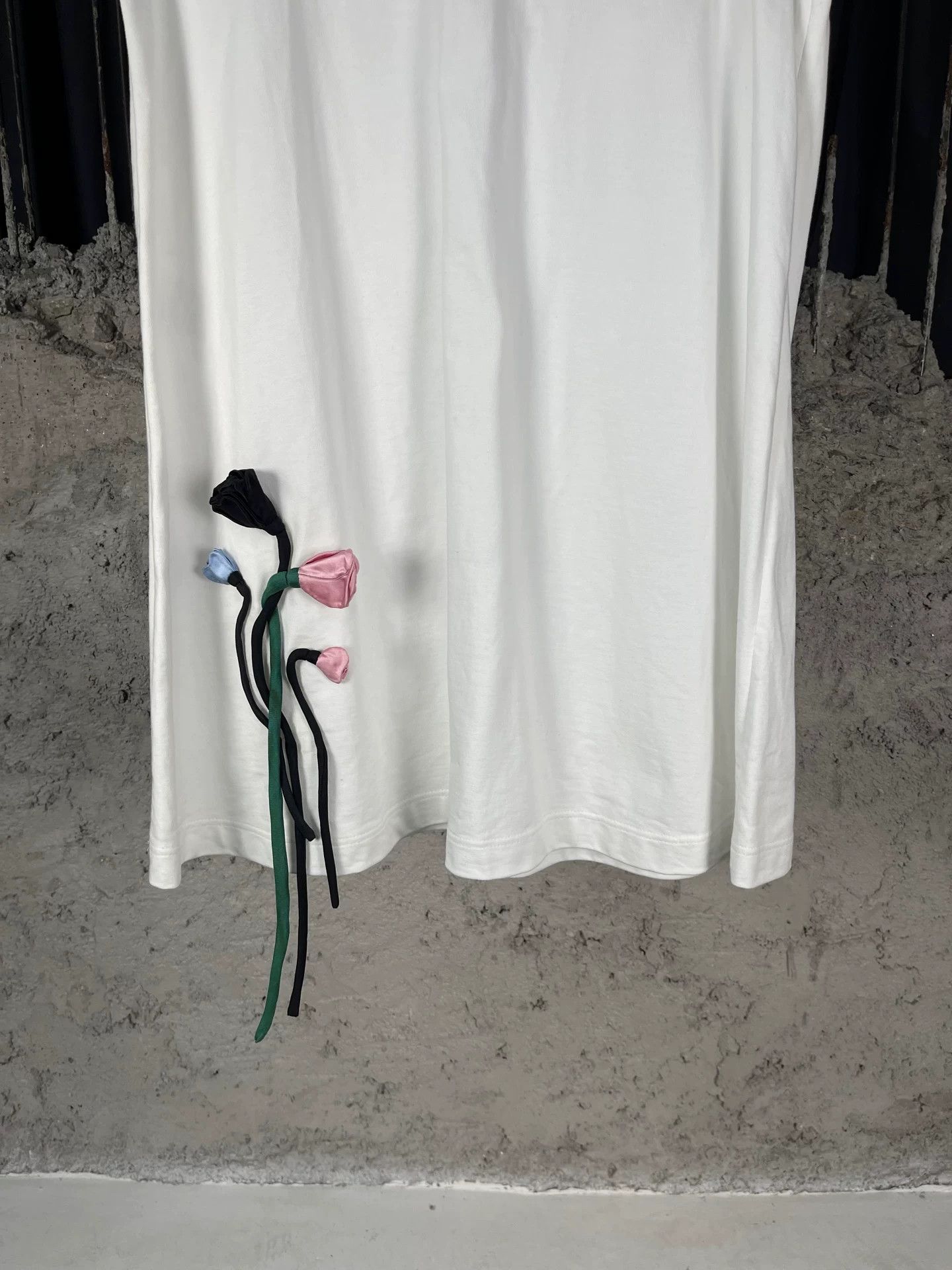 Prada Prada Flower Appliqué Mini Dress Size 40 Size S / US 4 / IT 40 - 5 Thumbnail