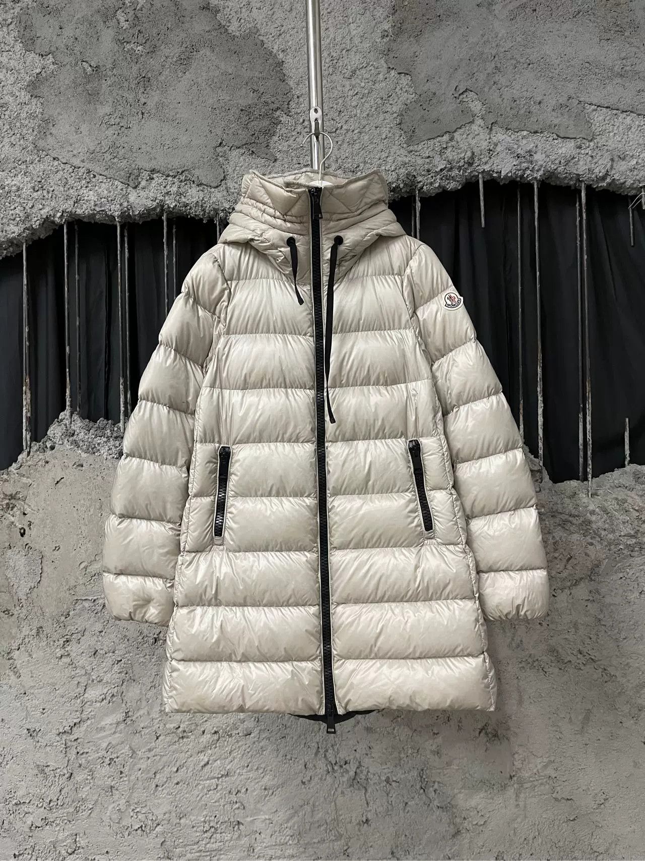 Moncler Moncler Beige Hooded Down Puffer Coat Size XS Size XS / US 0-2 / IT 36-38 - 2 Thumbnail