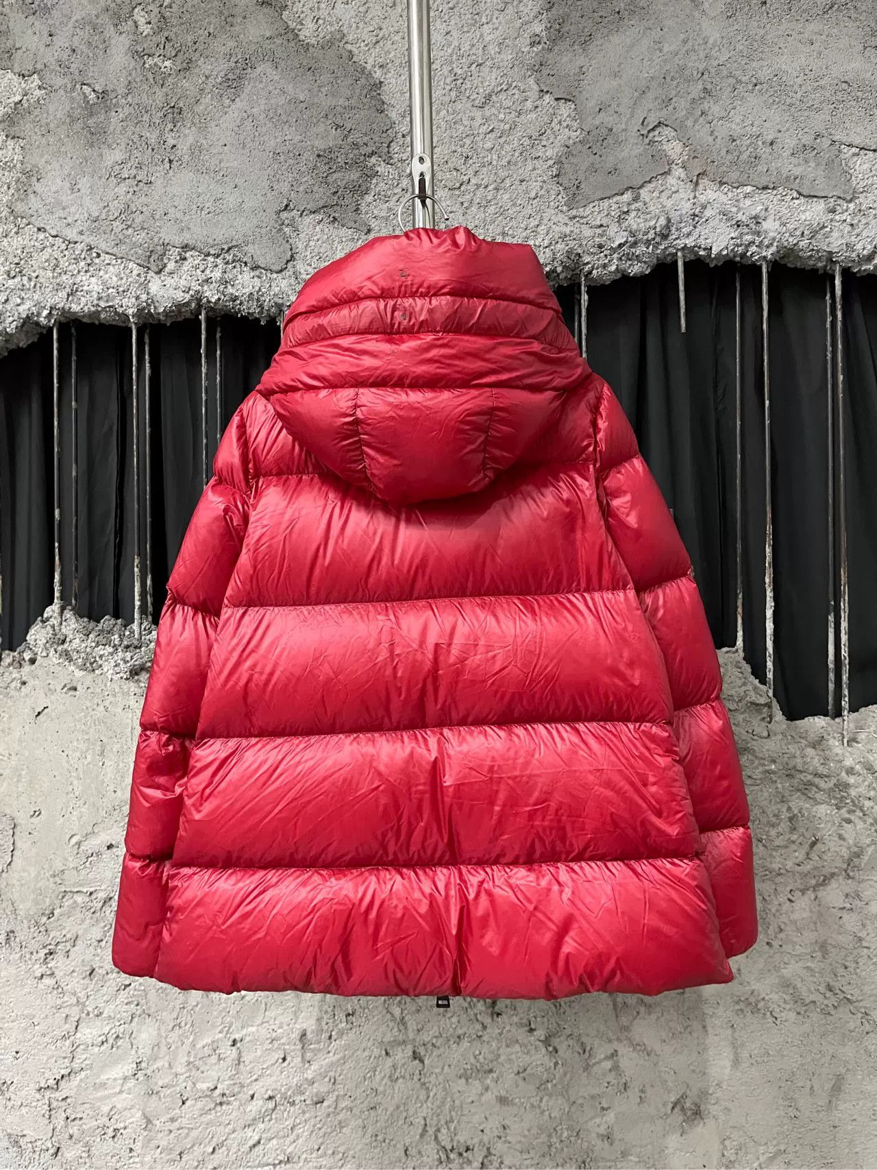 Moncler Moncler Red Puffer Down Jacket Size 0 Size US XS / EU 42 / 0 - 3 Thumbnail