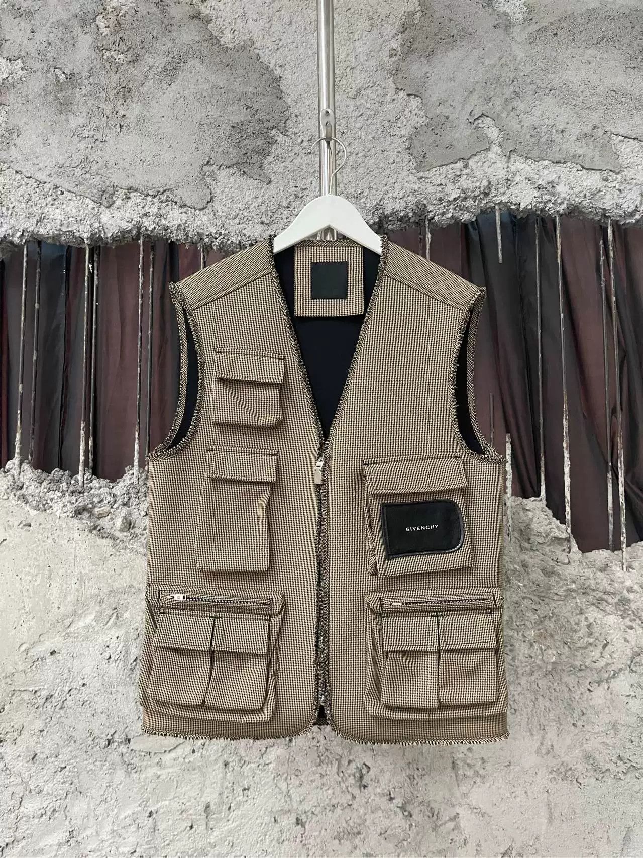 Givenchy Givenchy Houndstooth Utility Vest Size 44 Size US S / EU 44-46 / 1 - 2 Thumbnail