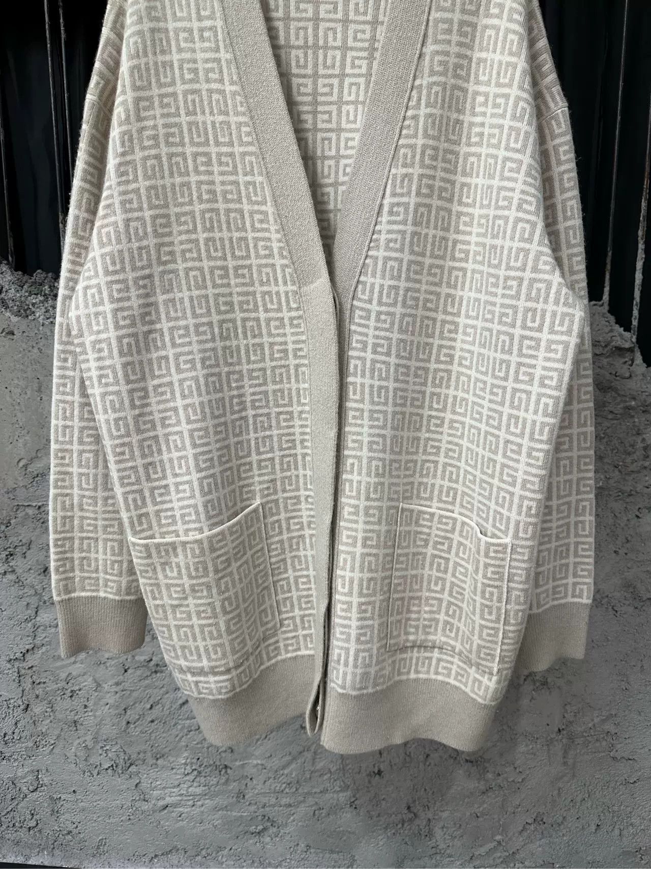 Givenchy Givenchy 4G Logo Cashmere Cardigan Size S Size US S / EU 44-46 / 1 - 5 Thumbnail