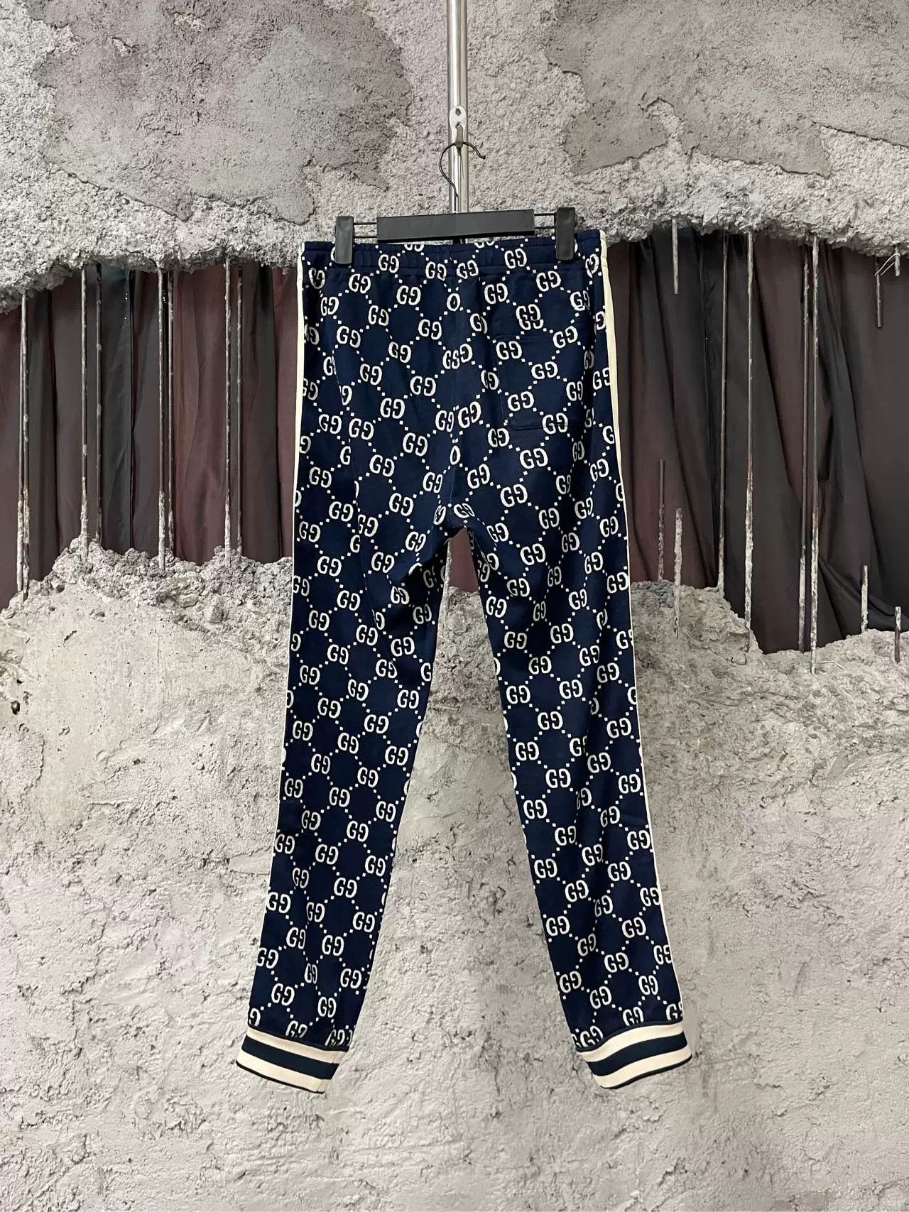Gucci Gucci GG Monogram Sweatpants Size S Size US 30 / EU 46 - 3 Thumbnail