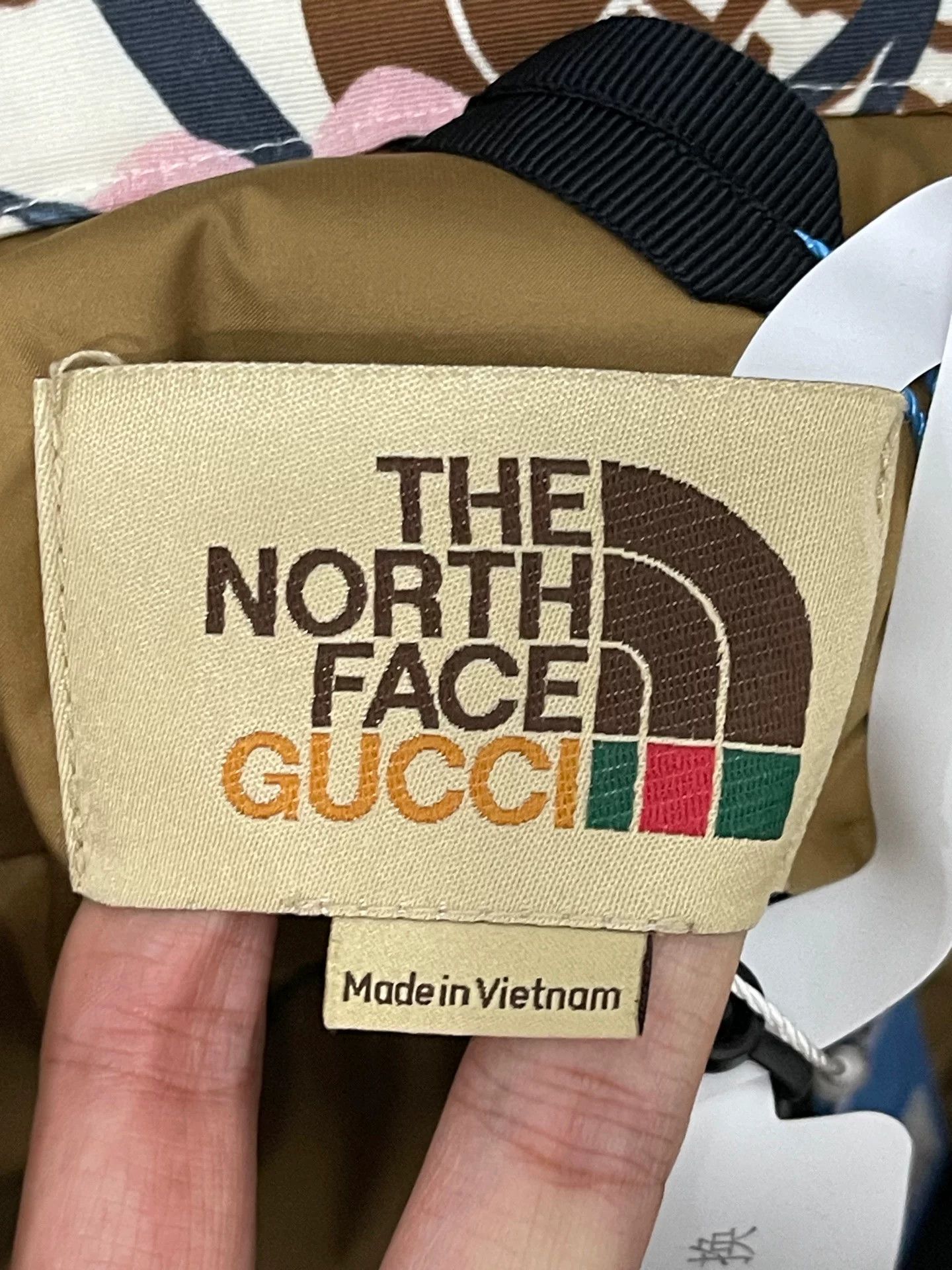 Gucci × The North Face Gucci x The North Face Floral Puffer Jacket XXS Size US XXS / EU 40 - 6 Thumbnail
