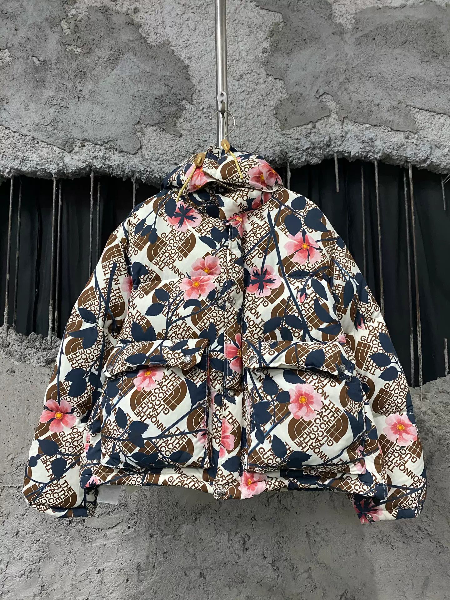 Gucci × The North Face Gucci x The North Face Floral Puffer Jacket XXS Size US XXS / EU 40 - 2 Thumbnail