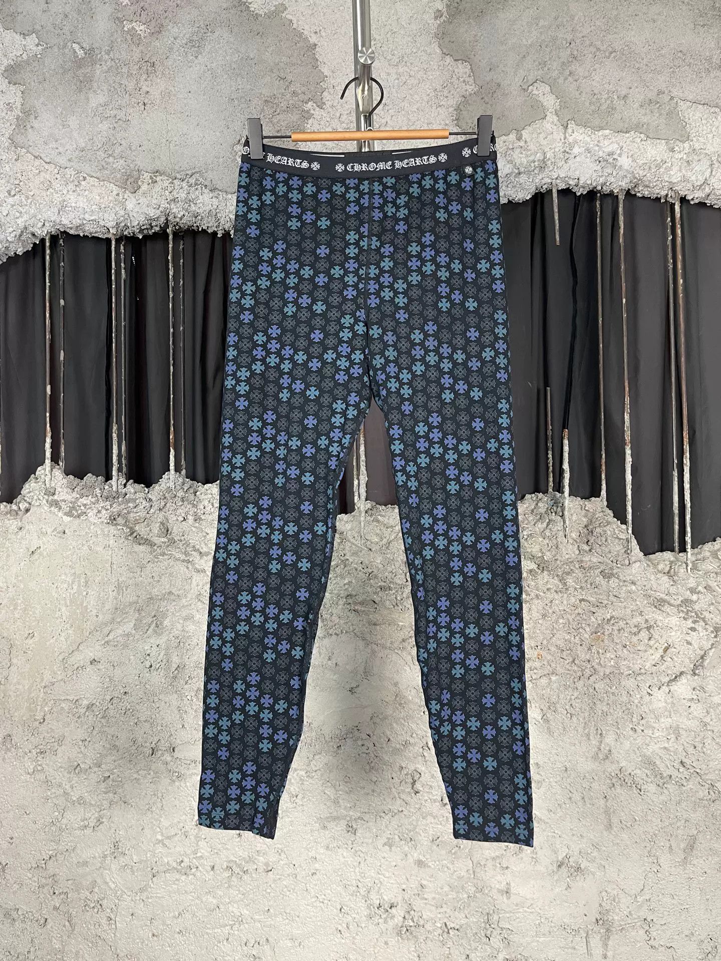 Chrome Hearts Chrome Hearts Cross Print Leggings Size L Size US 34 / EU 50 - 2 Thumbnail