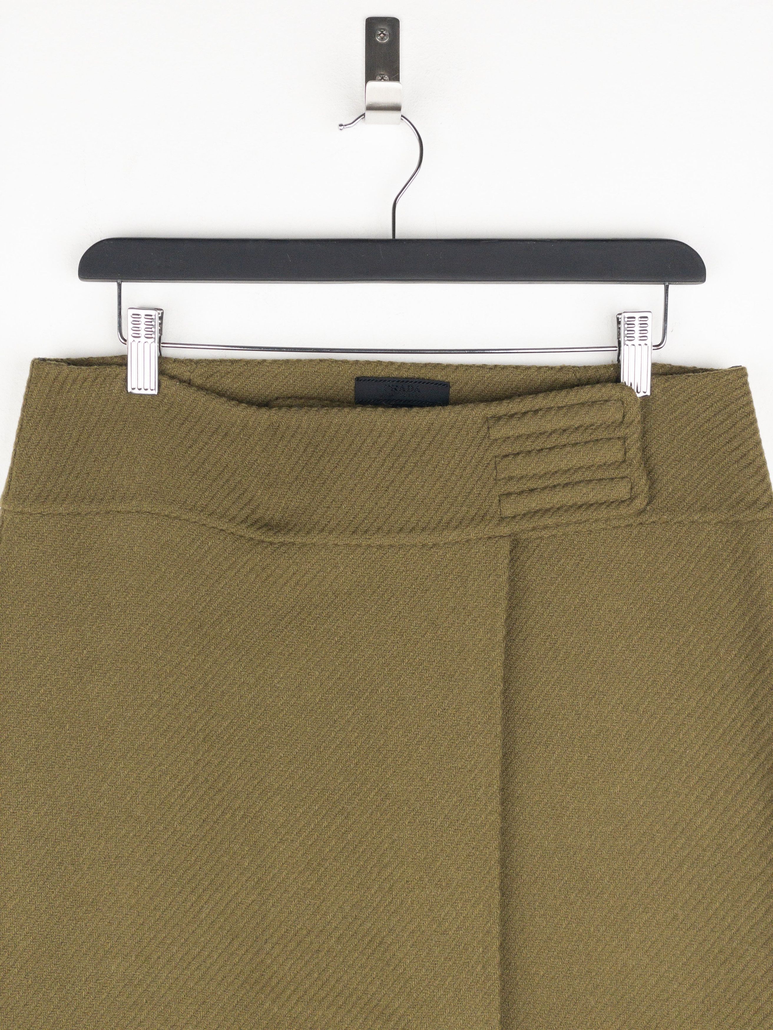 Prada AW99 Blazer and Skirt Business Set Size 30" / US 8 / IT 44 - 8 Thumbnail