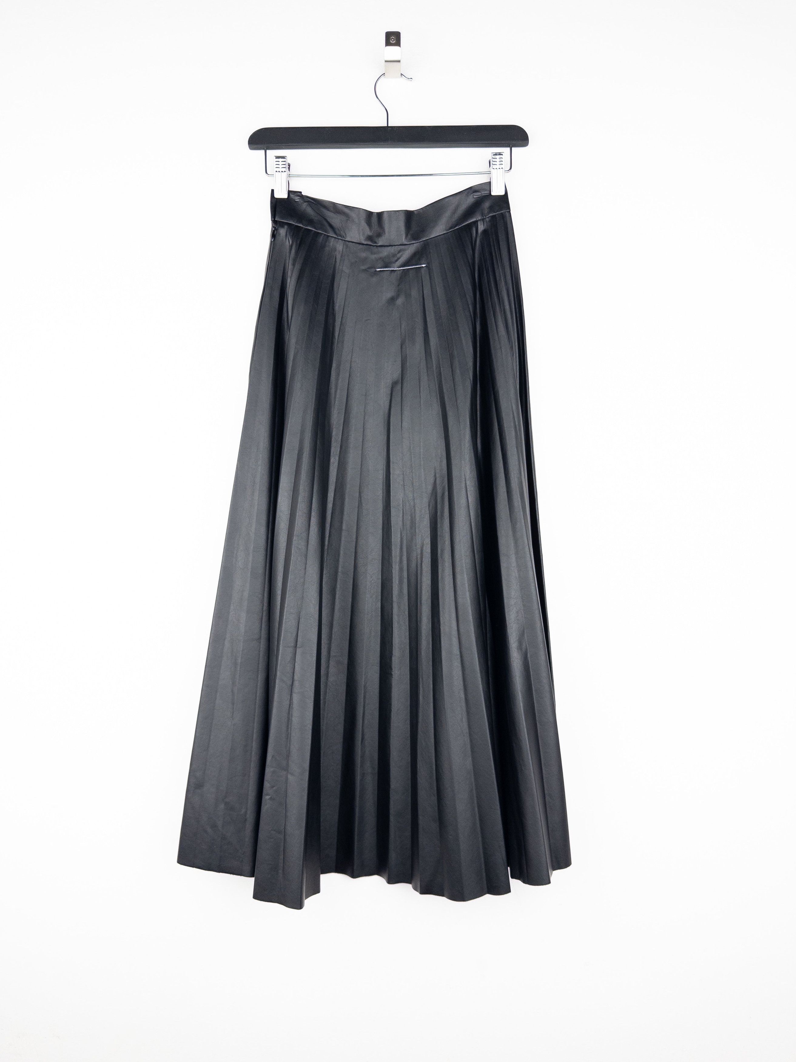 Maison Margiela MM6 Pleated Faux Leather Maxi Skirt Size 26" / US 2 / IT 38 - 2 Thumbnail