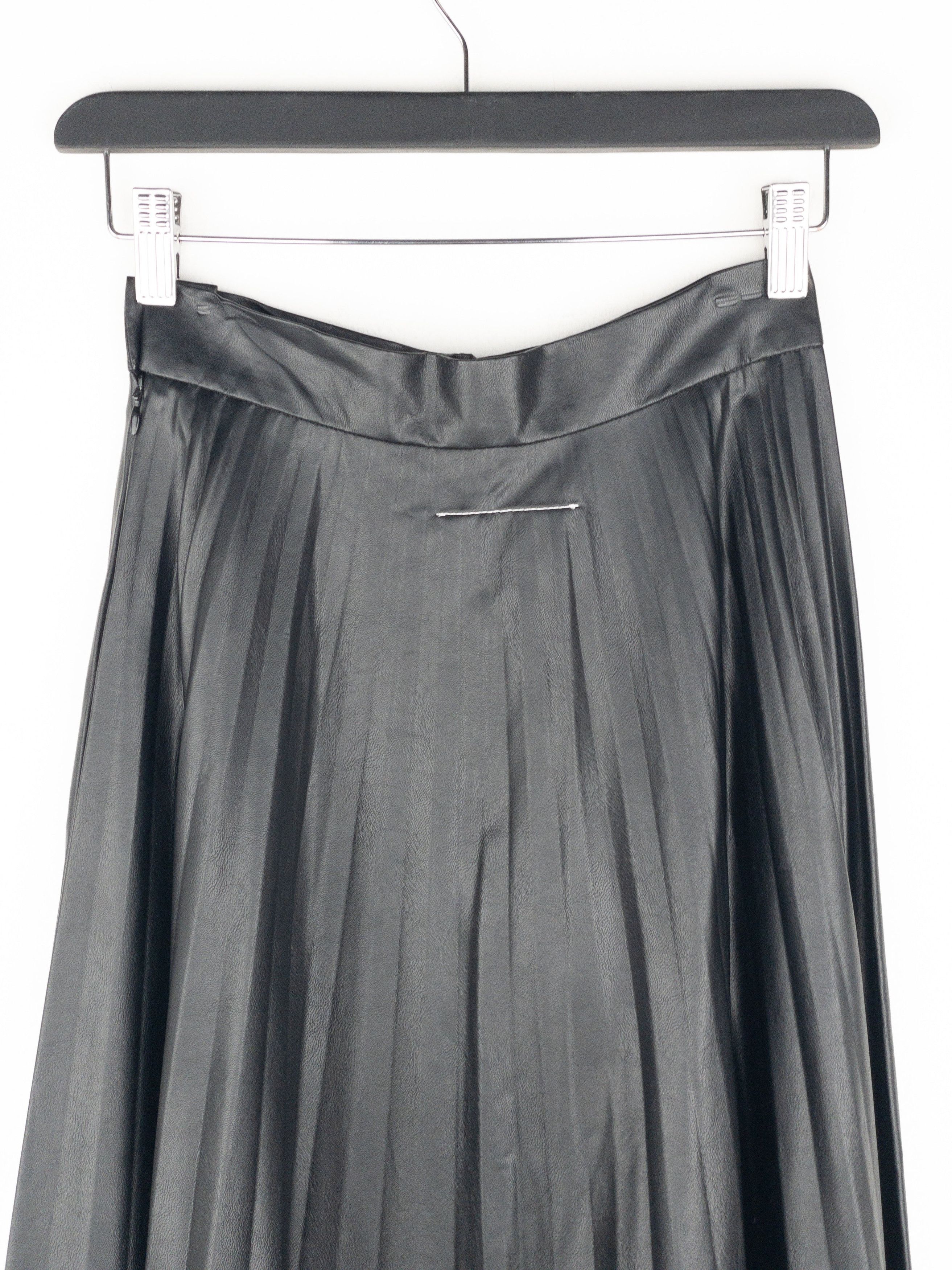 Maison Margiela MM6 Pleated Faux Leather Maxi Skirt Size 26" / US 2 / IT 38 - 6 Thumbnail