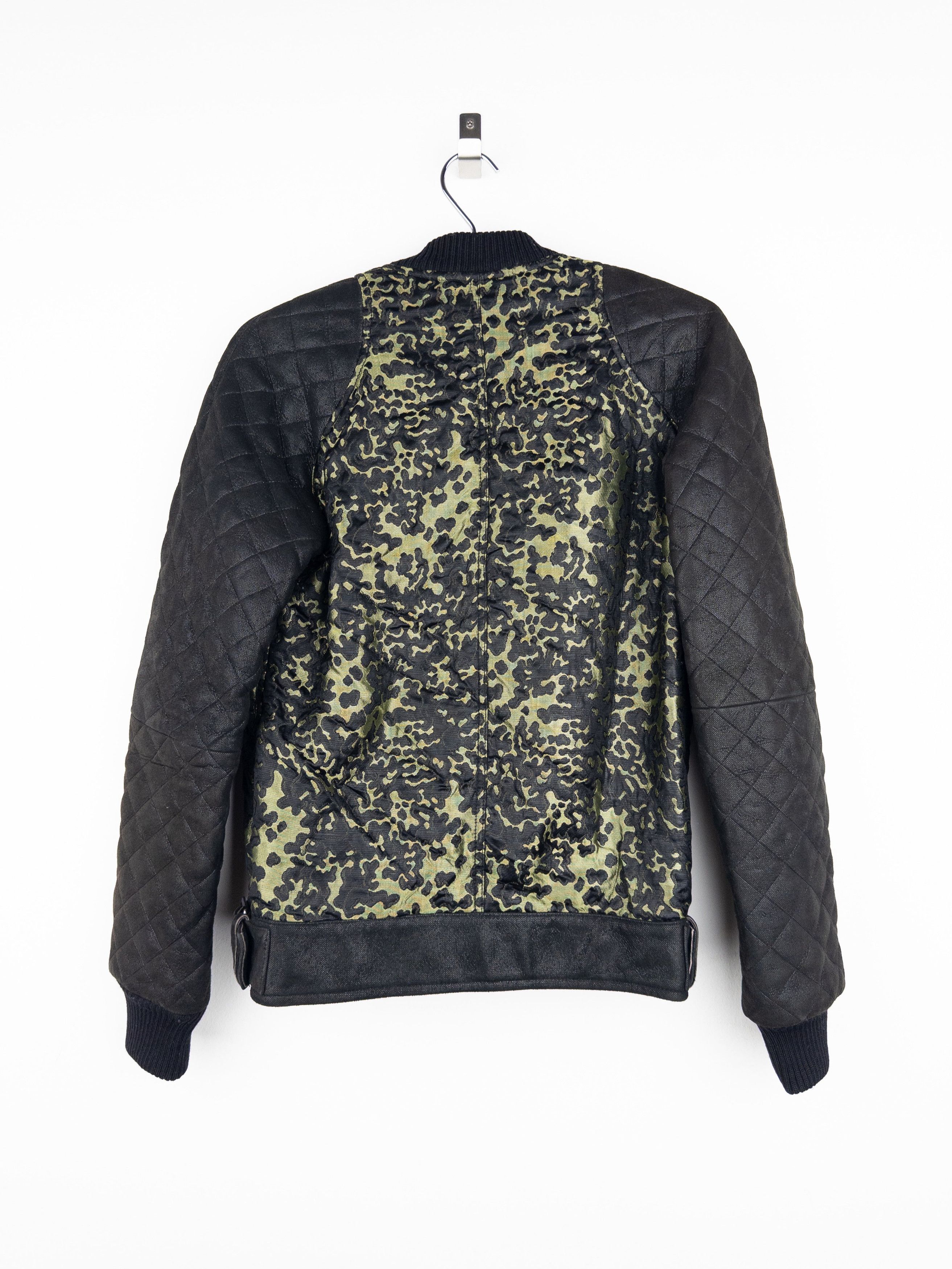 Chanel by Karl Lagerfeld 2000s Quilted Camouflage Bomber Jacket Size XS / US 0-2 / IT 36-38 - 2 Thumbnail