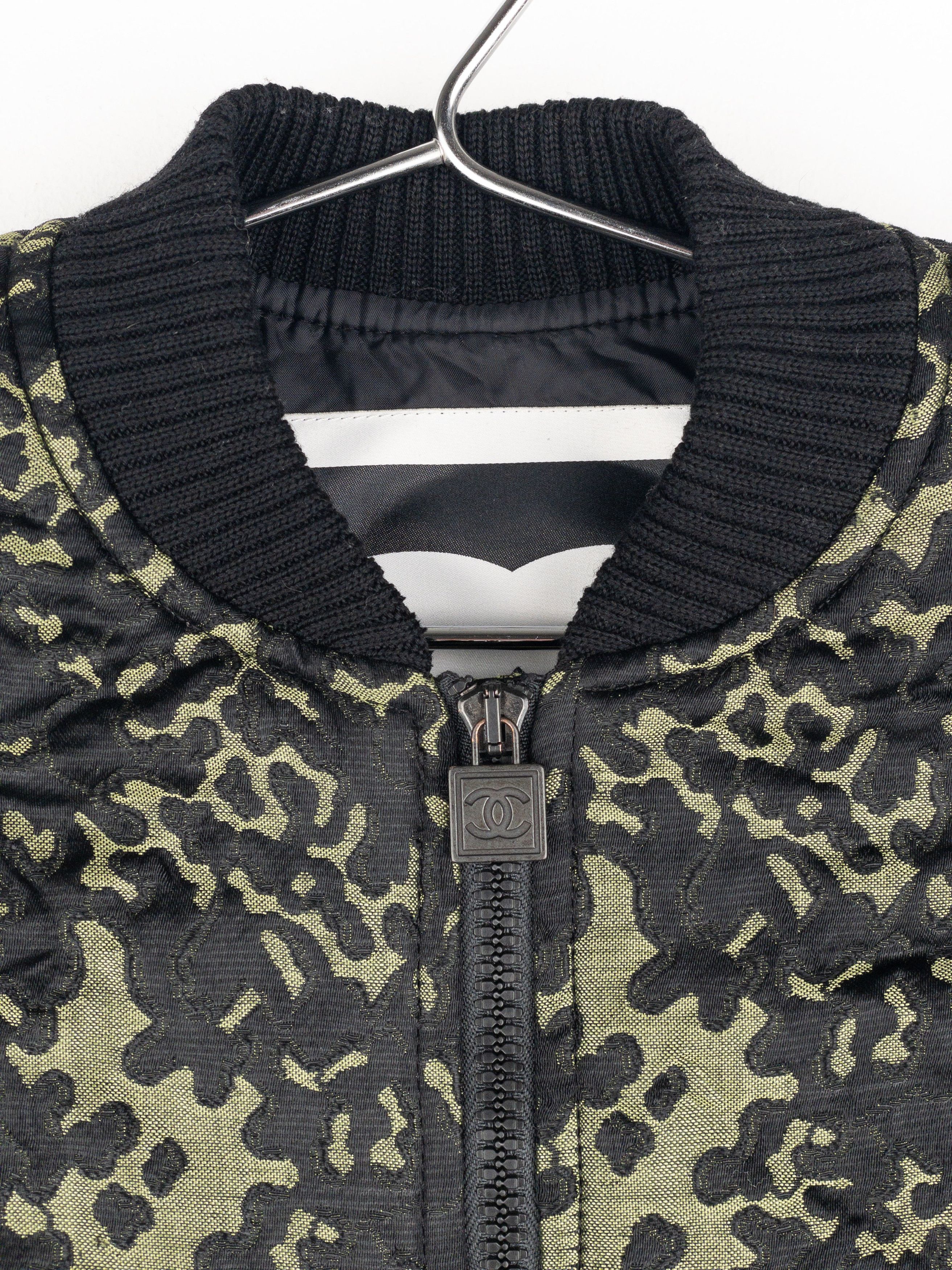 Chanel by Karl Lagerfeld 2000s Quilted Camouflage Bomber Jacket Size XS / US 0-2 / IT 36-38 - 4 Thumbnail