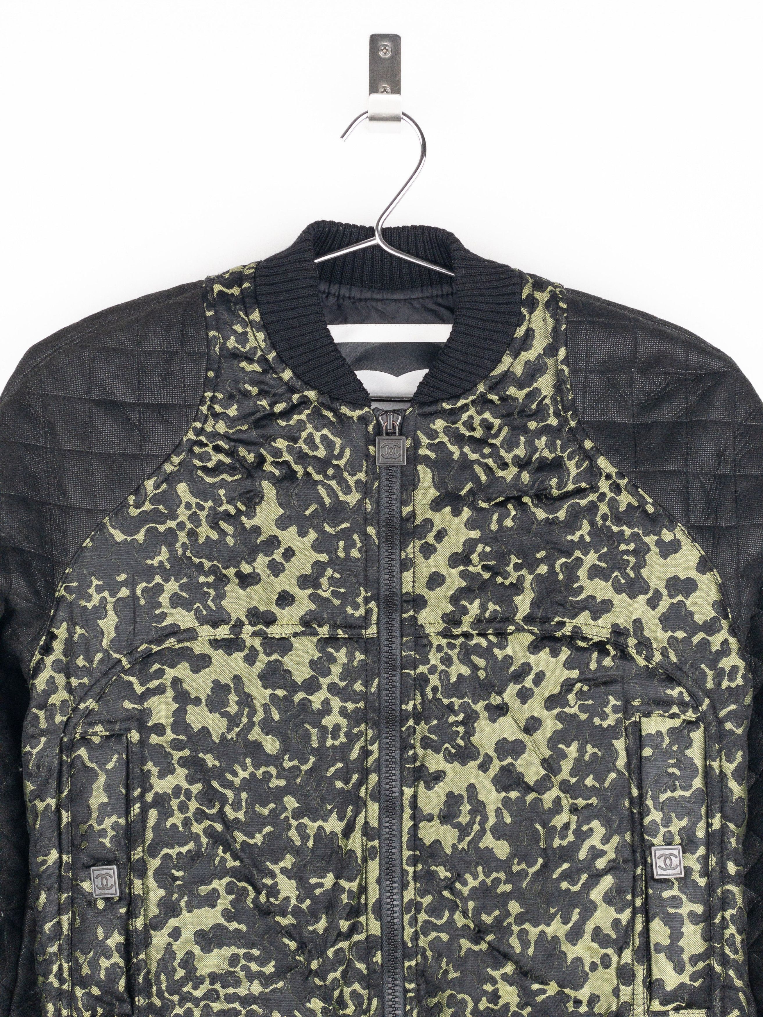 Chanel by Karl Lagerfeld 2000s Quilted Camouflage Bomber Jacket Size XS / US 0-2 / IT 36-38 - 5 Thumbnail