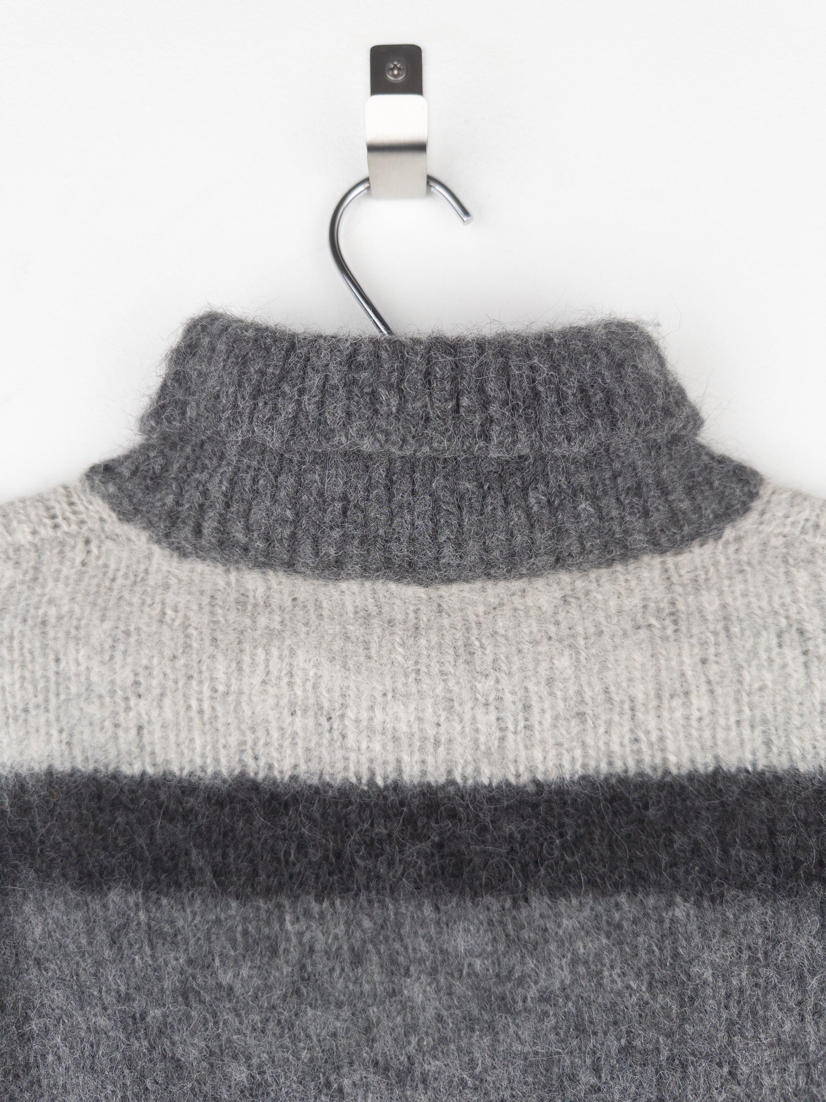 Prada 2000s Red Tab Geometric Fuzzy Knit Turtleneck Sweater Size S / US 4 / IT 40 - 5 Thumbnail