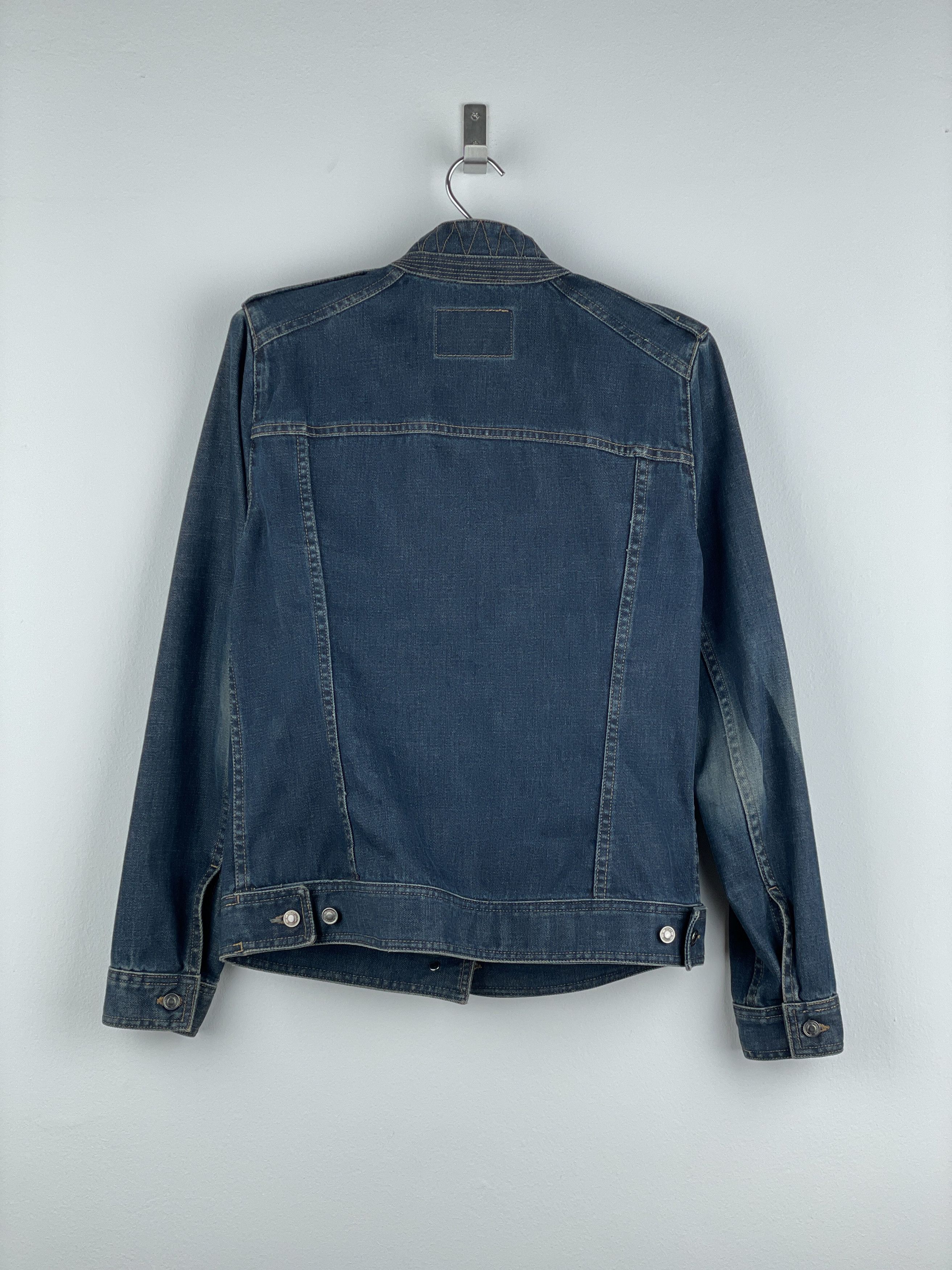 Gucci by Tom Ford SS02 Epaulettes Dark Denim Trucker Jacket Size M / US 6-8 / IT 42-44 - 2 Thumbnail