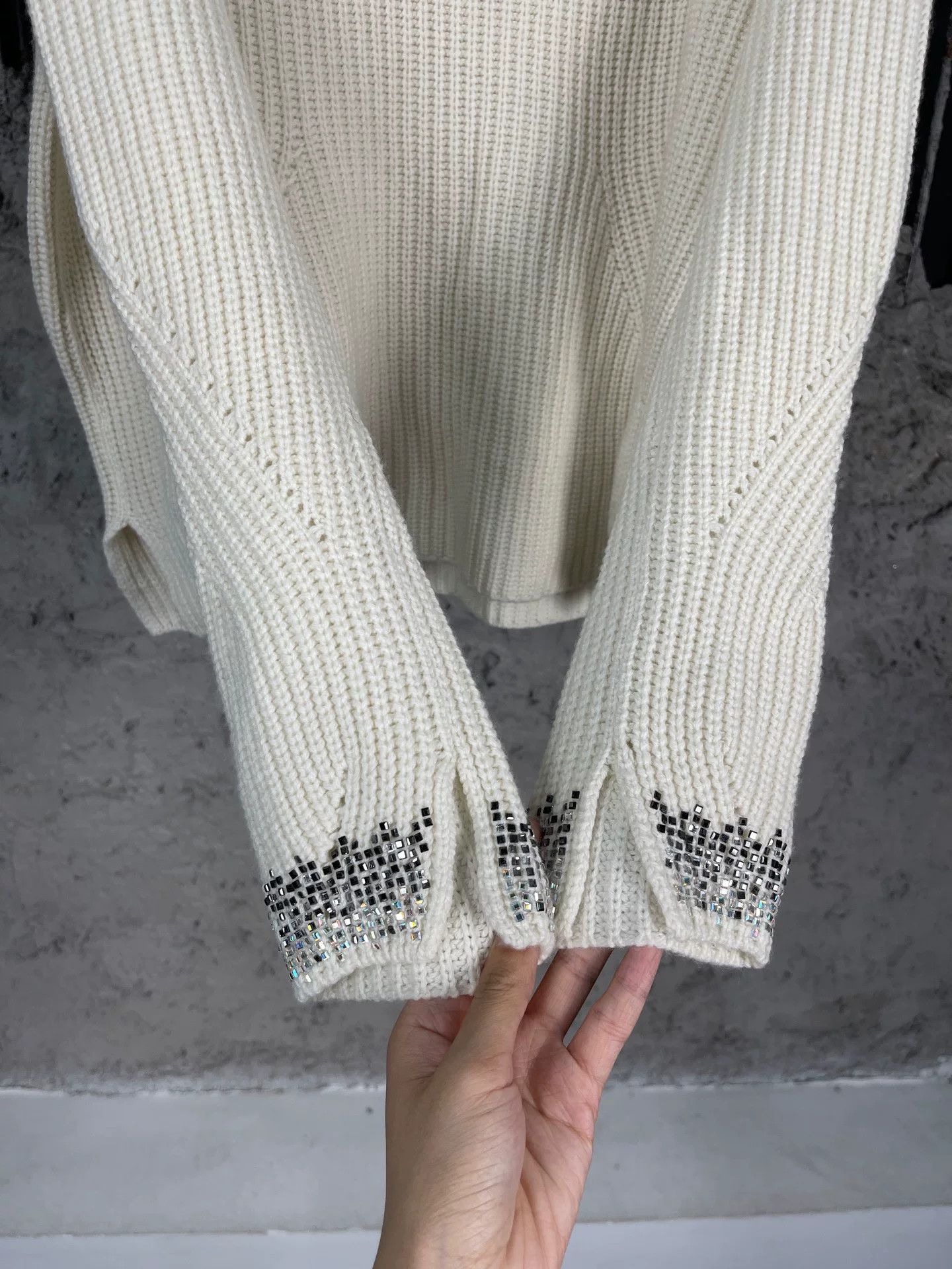 Ermanno Scervino Ermanno Scervino Crystal Embellished Sweater Size 40 Size S / US 4 / IT 40 - 6 Thumbnail