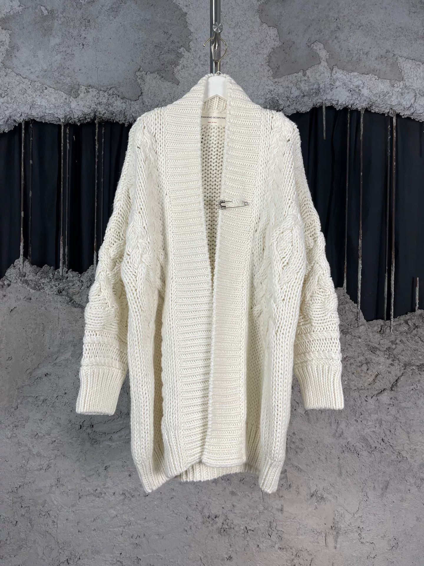 Ermanno Scervino Ermanno Scervino Rhinestone Pin Cardigan Size S Size S / US 4 / IT 40 - 2 Thumbnail
