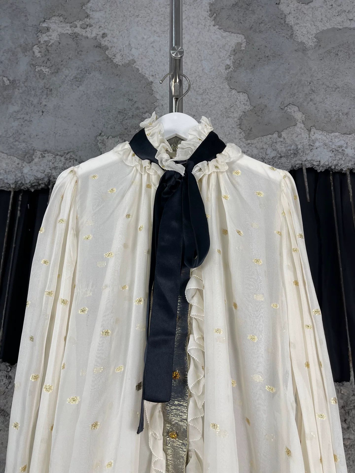 Dolce & Gabbana Dolce & Gabbana Gold Pattern Blouse IT 38 Size XS / US 0-2 / IT 36-38 - 4 Thumbnail