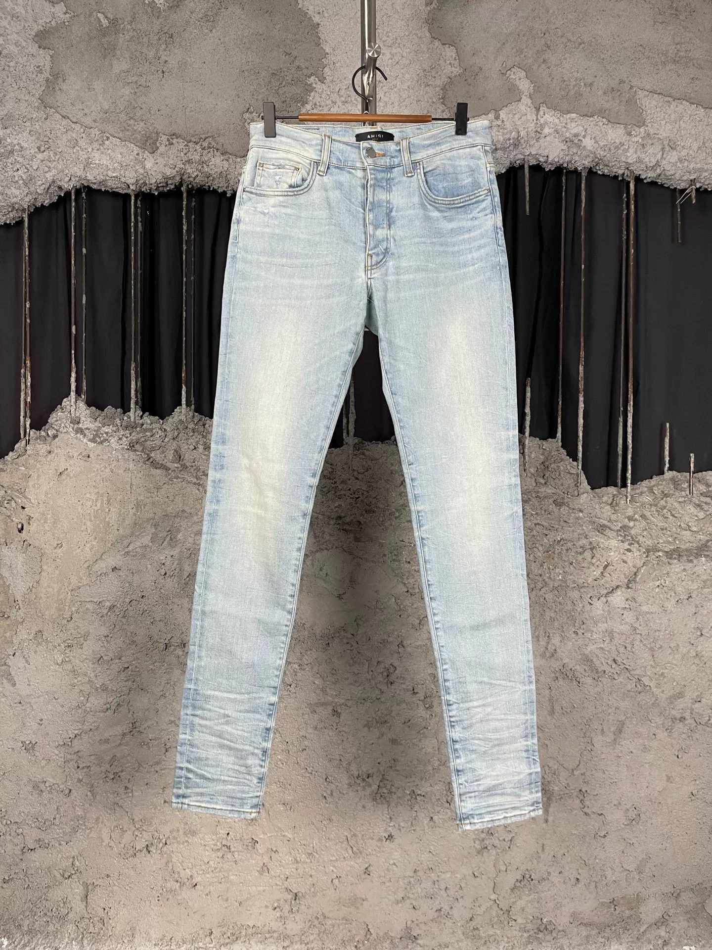 Amiri AMIRI Light Wash Jeans Size 31 Size US 31 - 2 Thumbnail