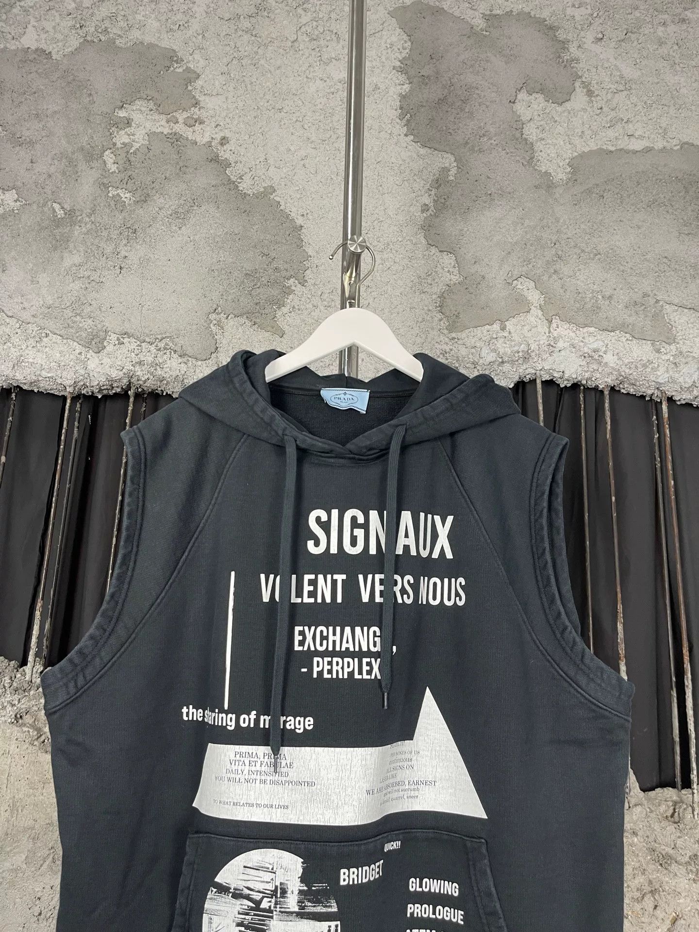 Prada Prada Graphic Sleeveless Hoodie Size S Size US S / EU 44-46 / 1 - 4 Thumbnail