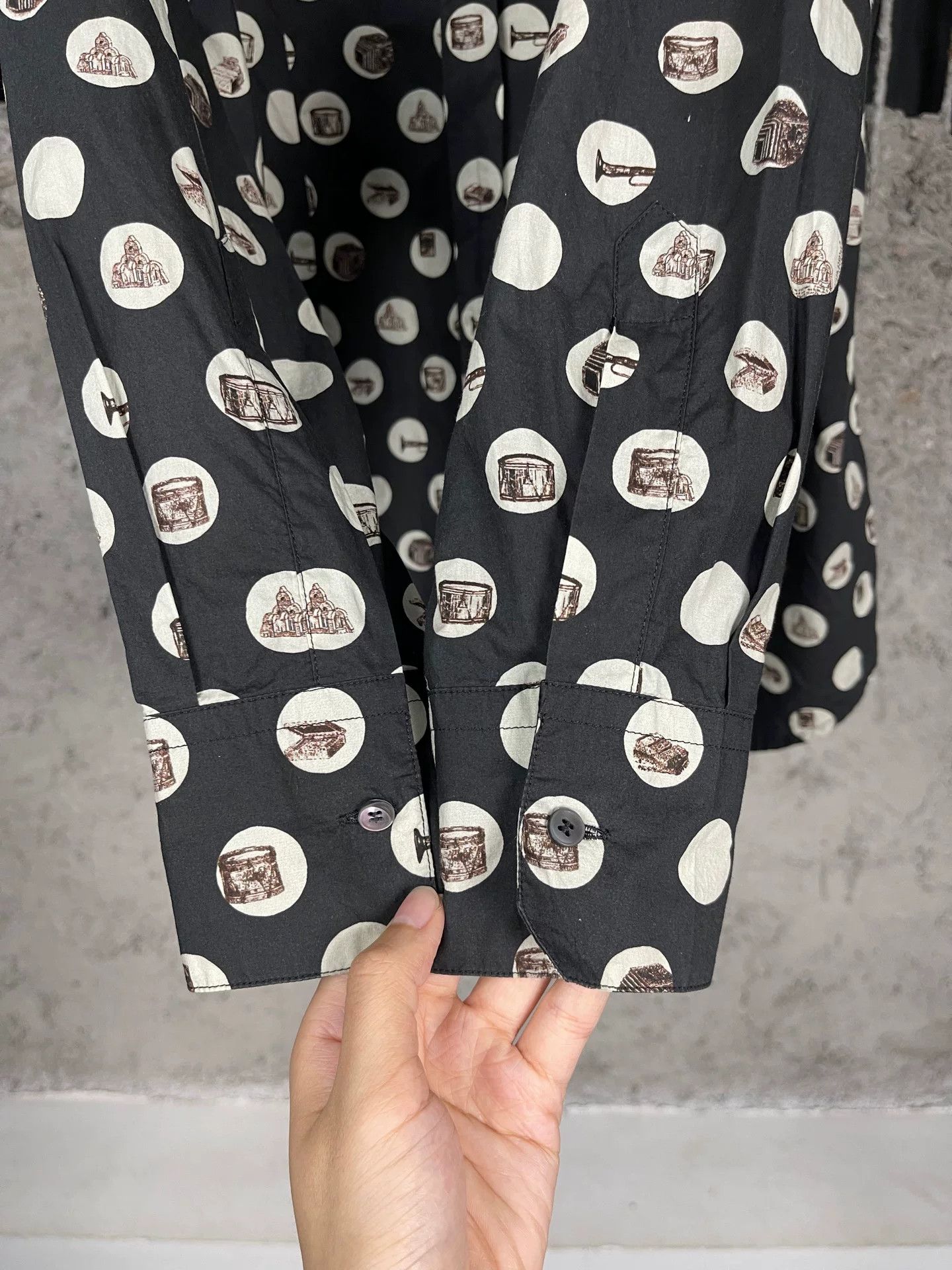 Dolce & Gabbana Dolce & Gabbana Printed Button Up Shirt Size L Size US L / EU 52-54 / 3 - 6 Thumbnail
