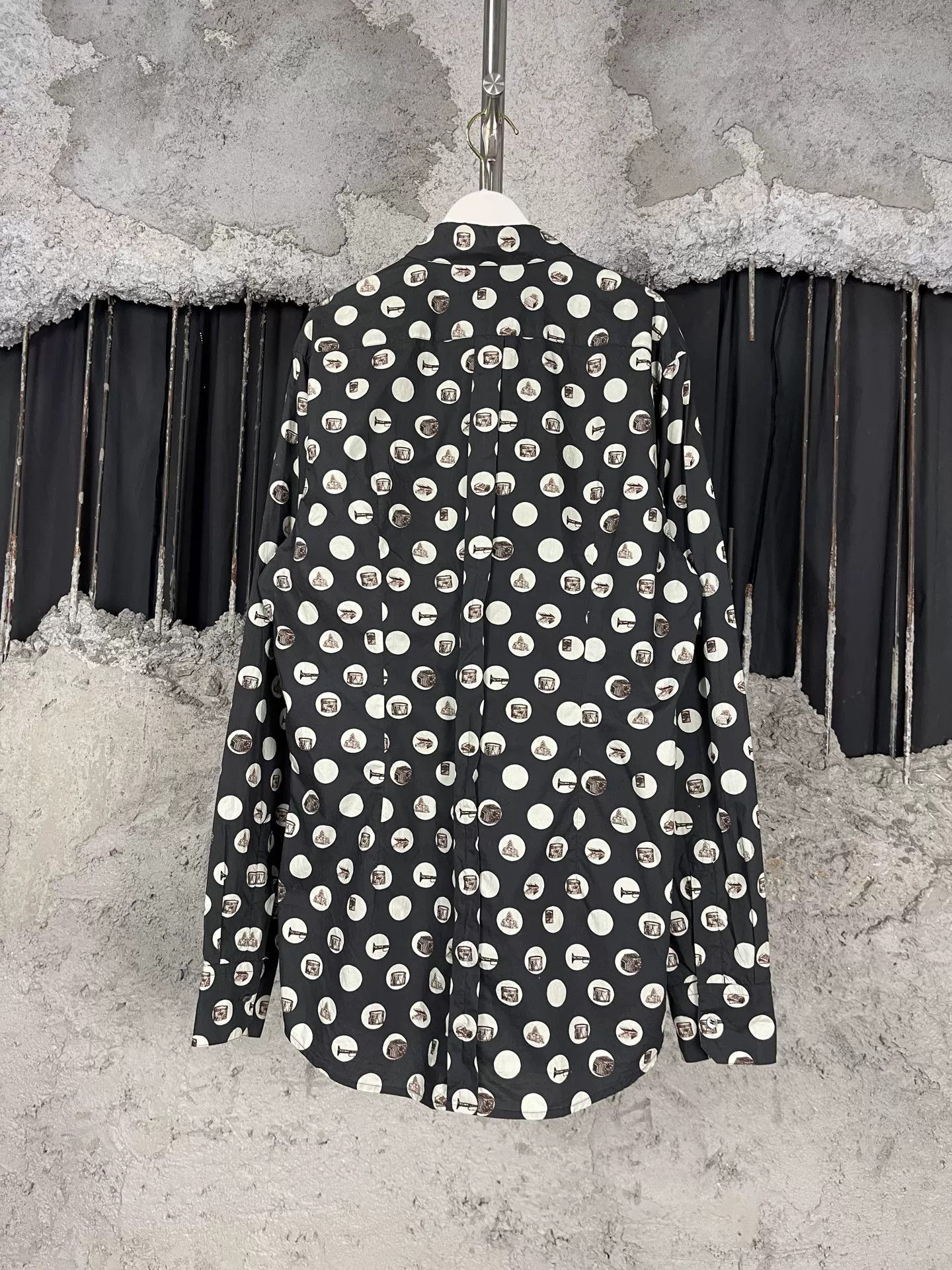 Dolce & Gabbana Dolce & Gabbana Printed Button Up Shirt Size L Size US L / EU 52-54 / 3 - 3 Thumbnail