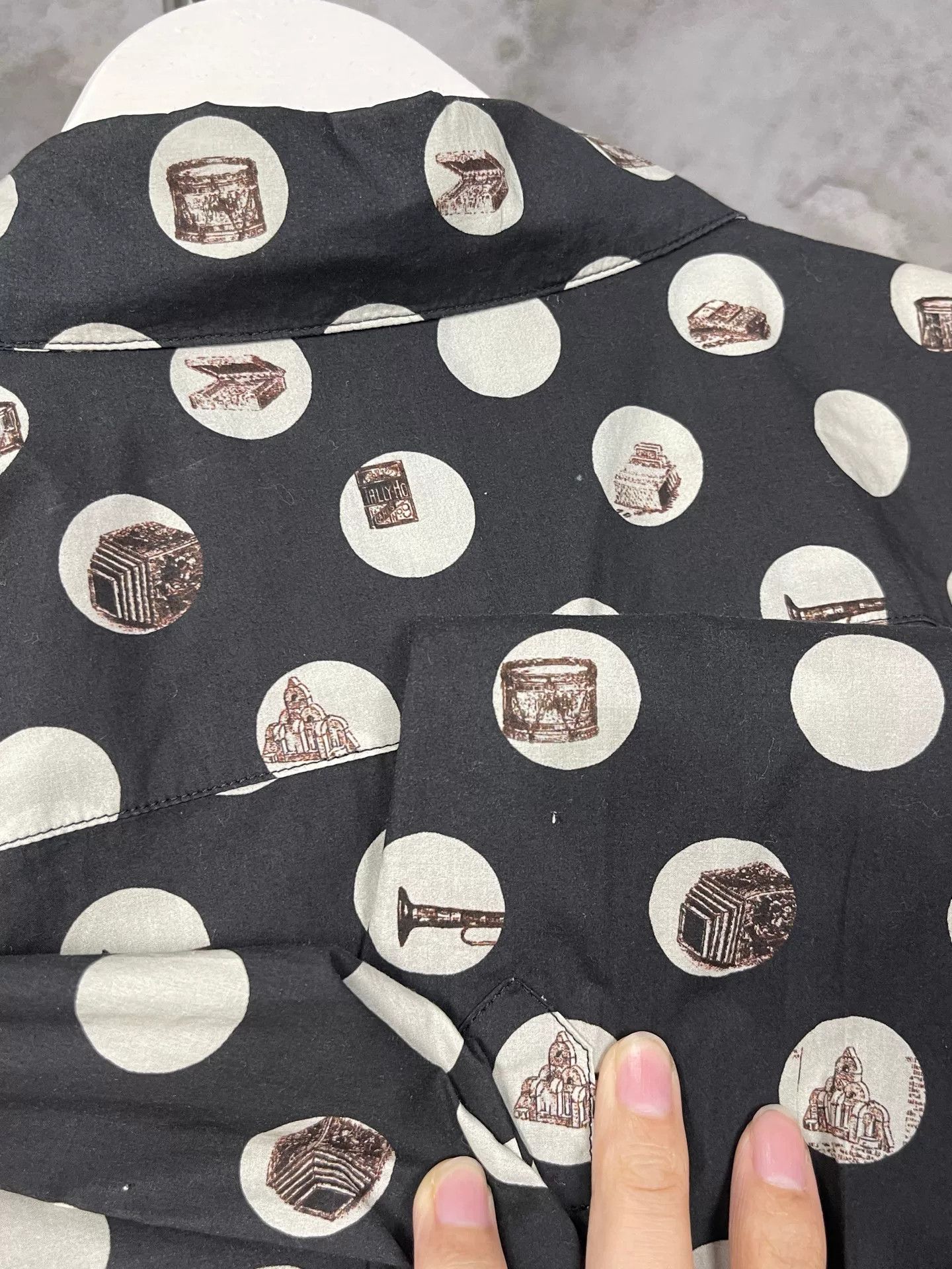 Dolce & Gabbana Dolce & Gabbana Printed Button Up Shirt Size L Size US L / EU 52-54 / 3 - 7 Thumbnail