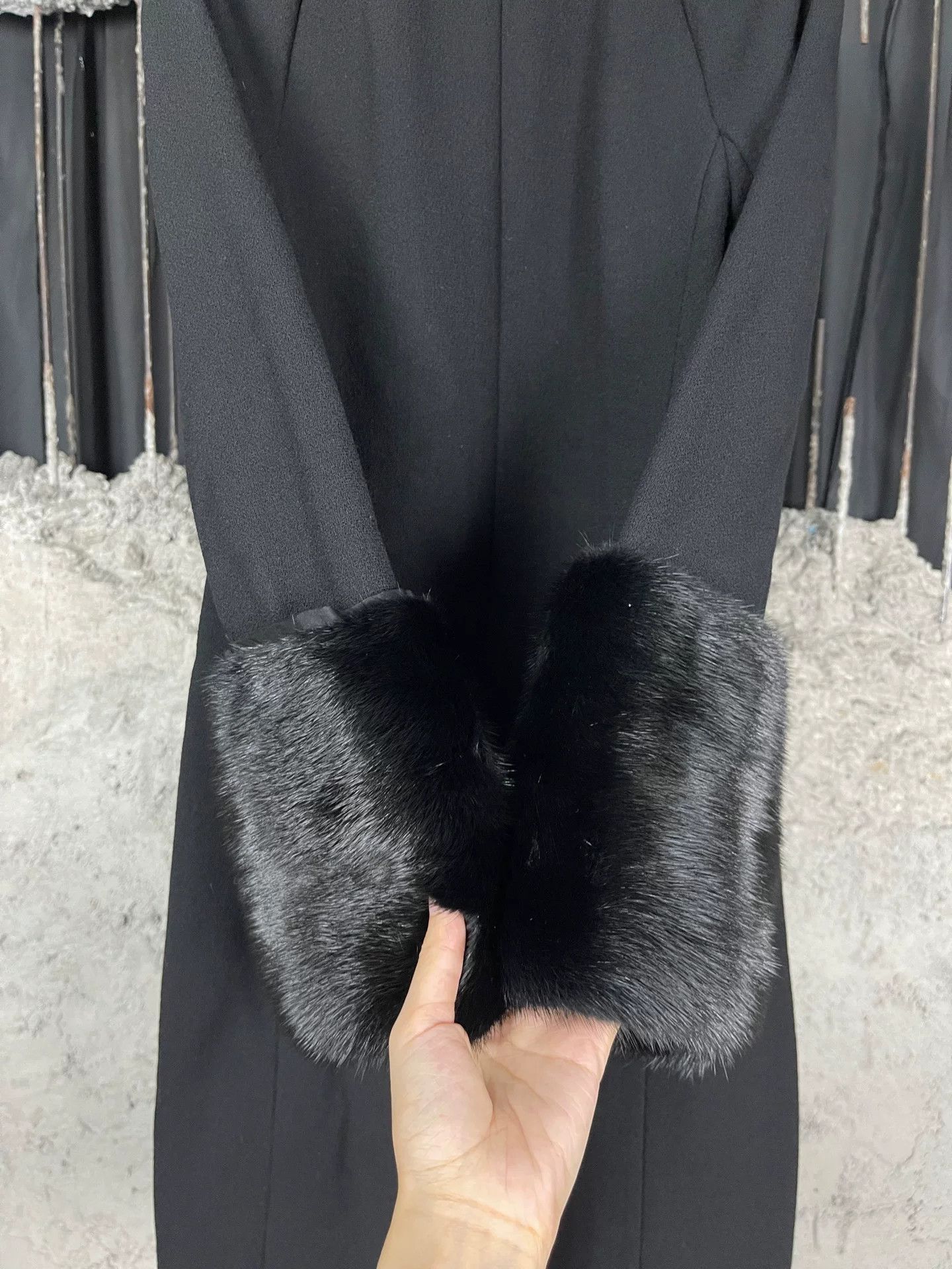 Max Mara Max Mara Atelier Wool Coat with Fur Cuffs Size IT 40 Size S / US 4 / IT 40 - 6 Thumbnail