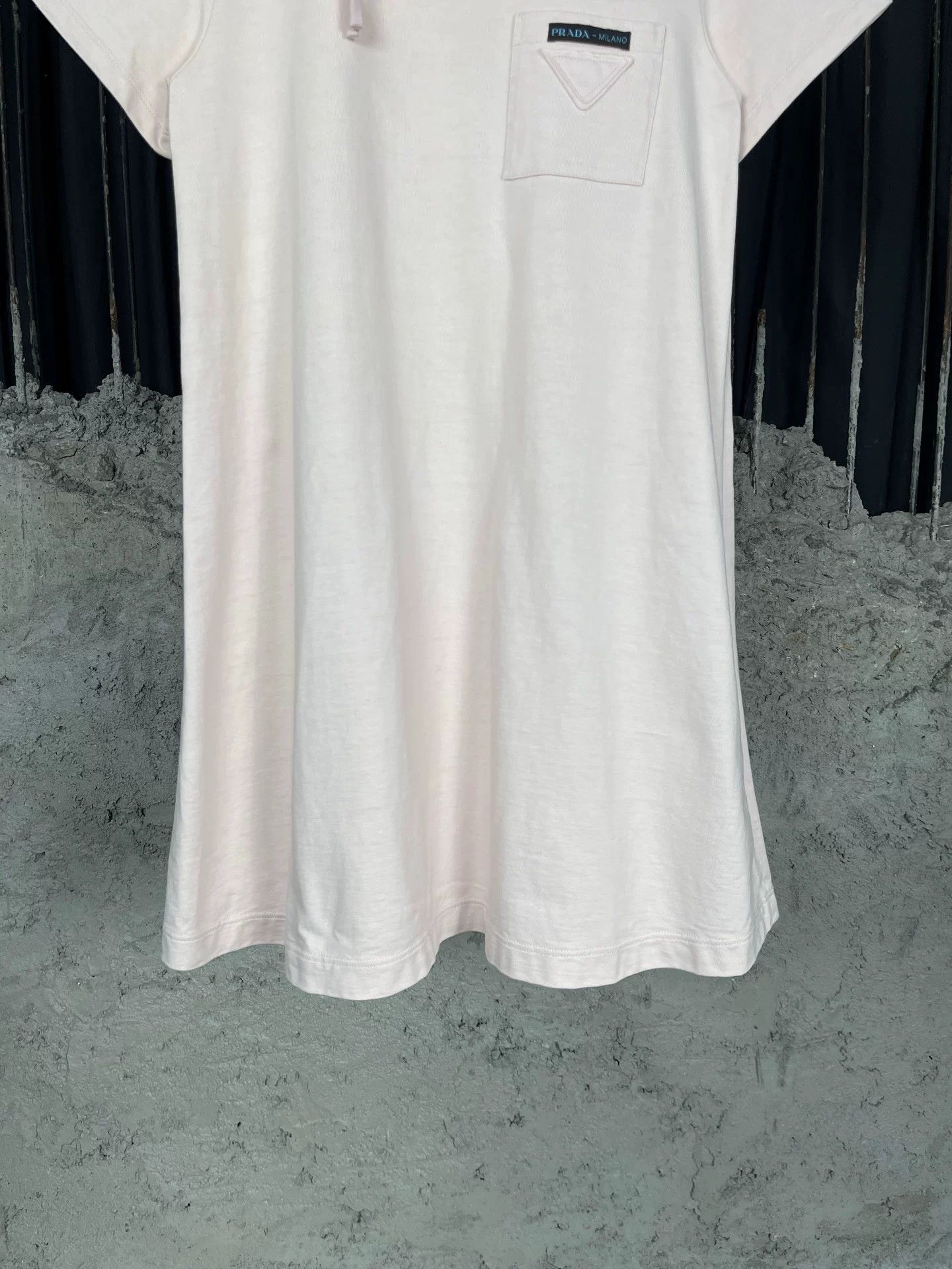 Prada Prada Pink Logo Pocket Mini Dress Size 40 Size S / US 4 / IT 40 - 5 Thumbnail