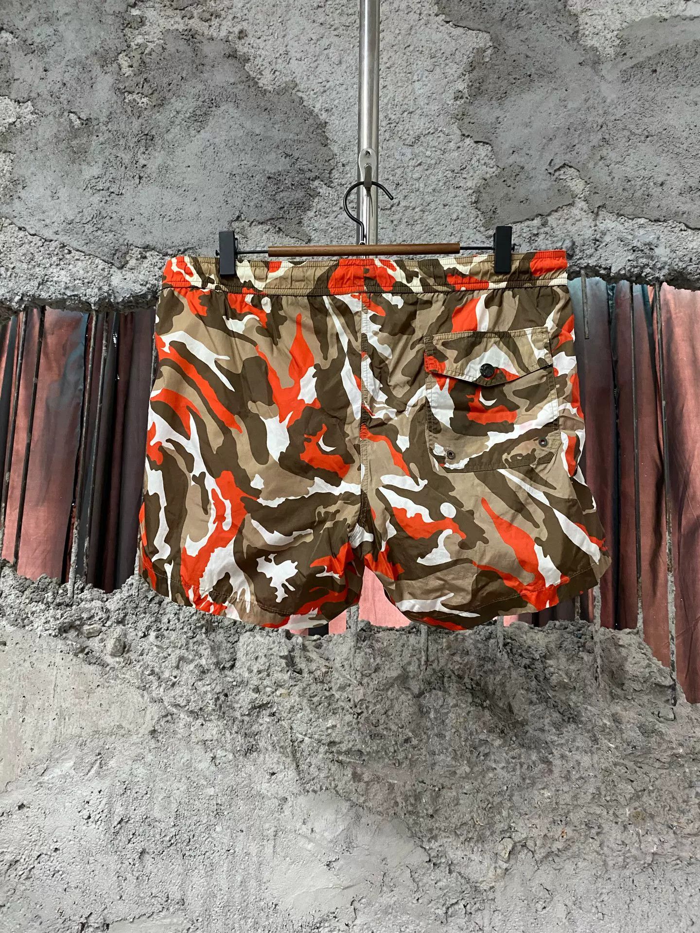 Moncler Moncler Camo Logo Shorts Size M Size US 32 / EU 48 - 3 Thumbnail