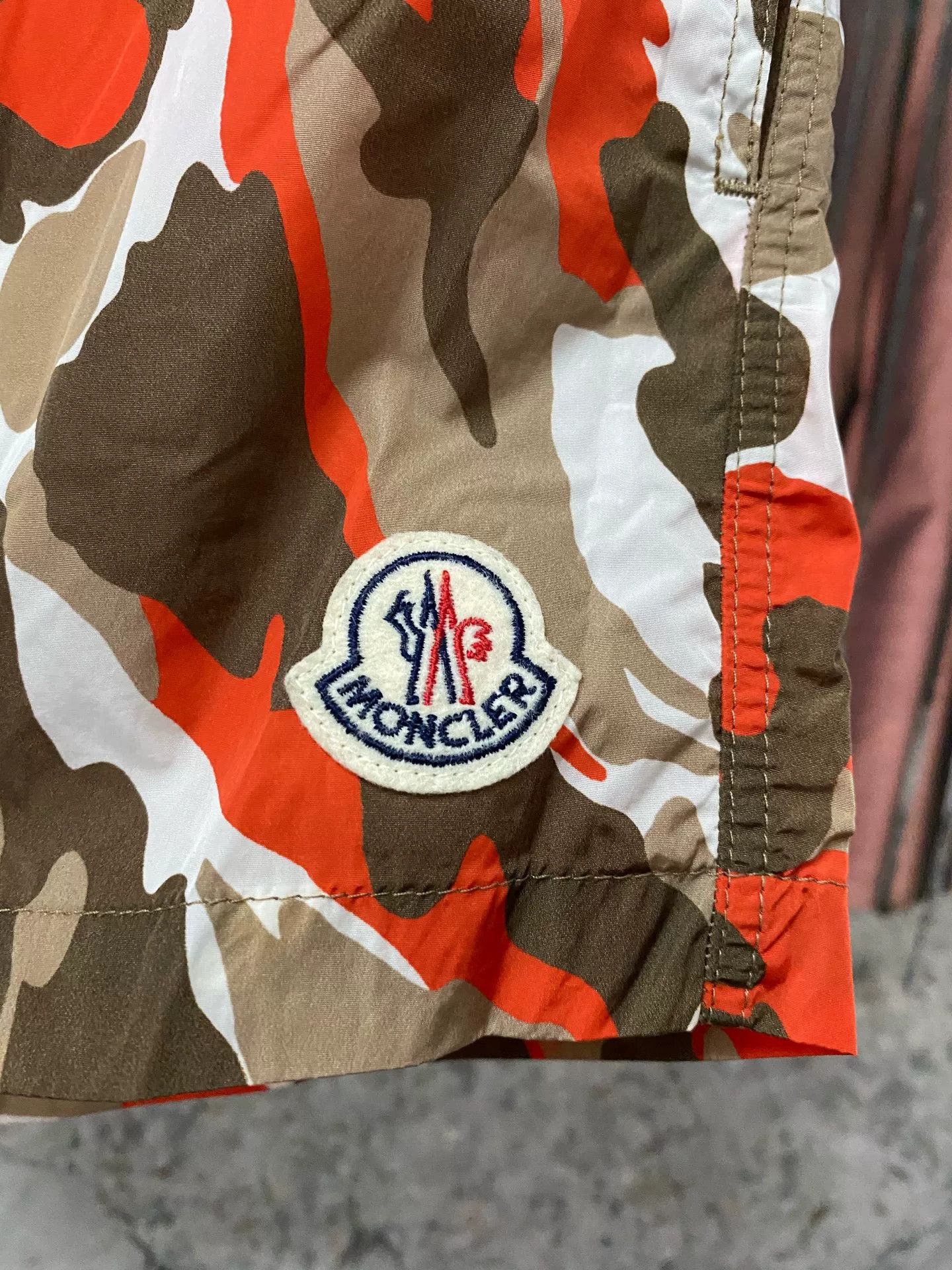 Moncler Moncler Camo Logo Shorts Size M Size US 32 / EU 48 - 6 Thumbnail