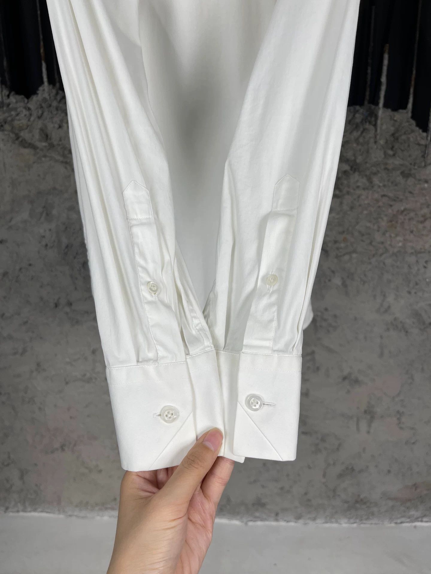 Prada Prada Logo Patch Button Up Shirt Size M Size US M / EU 48-50 / 2 - 6 Thumbnail