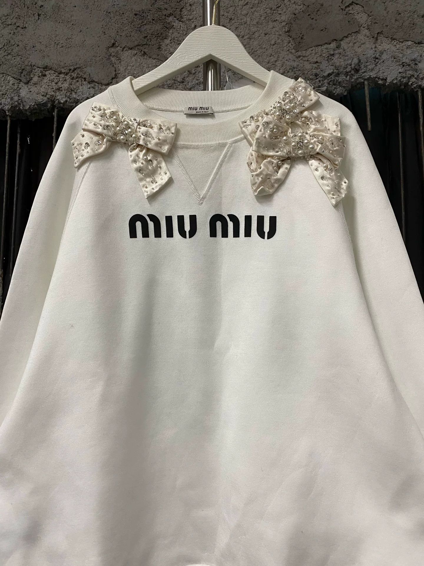 Miu Miu Miu Miu Embellished Bow Sweatshirt Size S Size S / US 4 / IT 40 - 4 Thumbnail