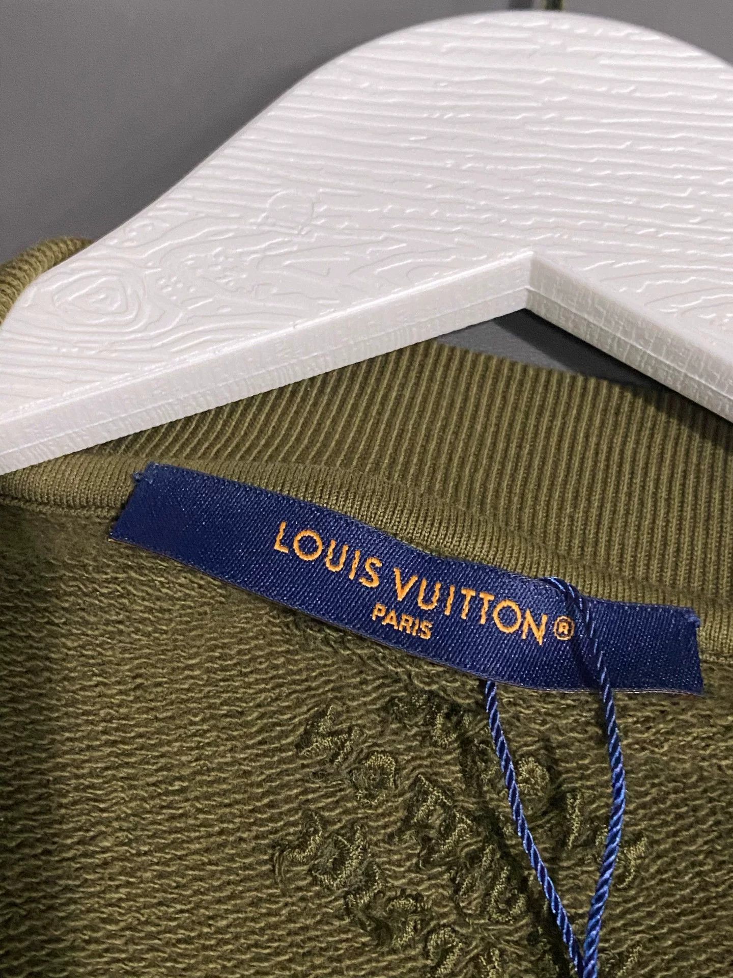 Louis Vuitton Louis Vuitton Pearl Logo Sweatshirt Size M Size US M / EU 48-50 / 2 - 8 Thumbnail