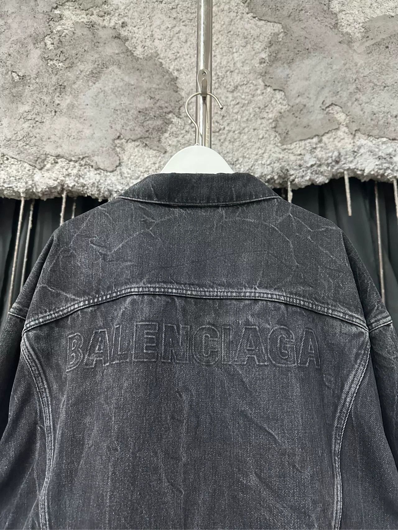 Balenciaga Balenciaga Logo Denim Jacket Size L Size US L / EU 52-54 / 3 - 6 Thumbnail