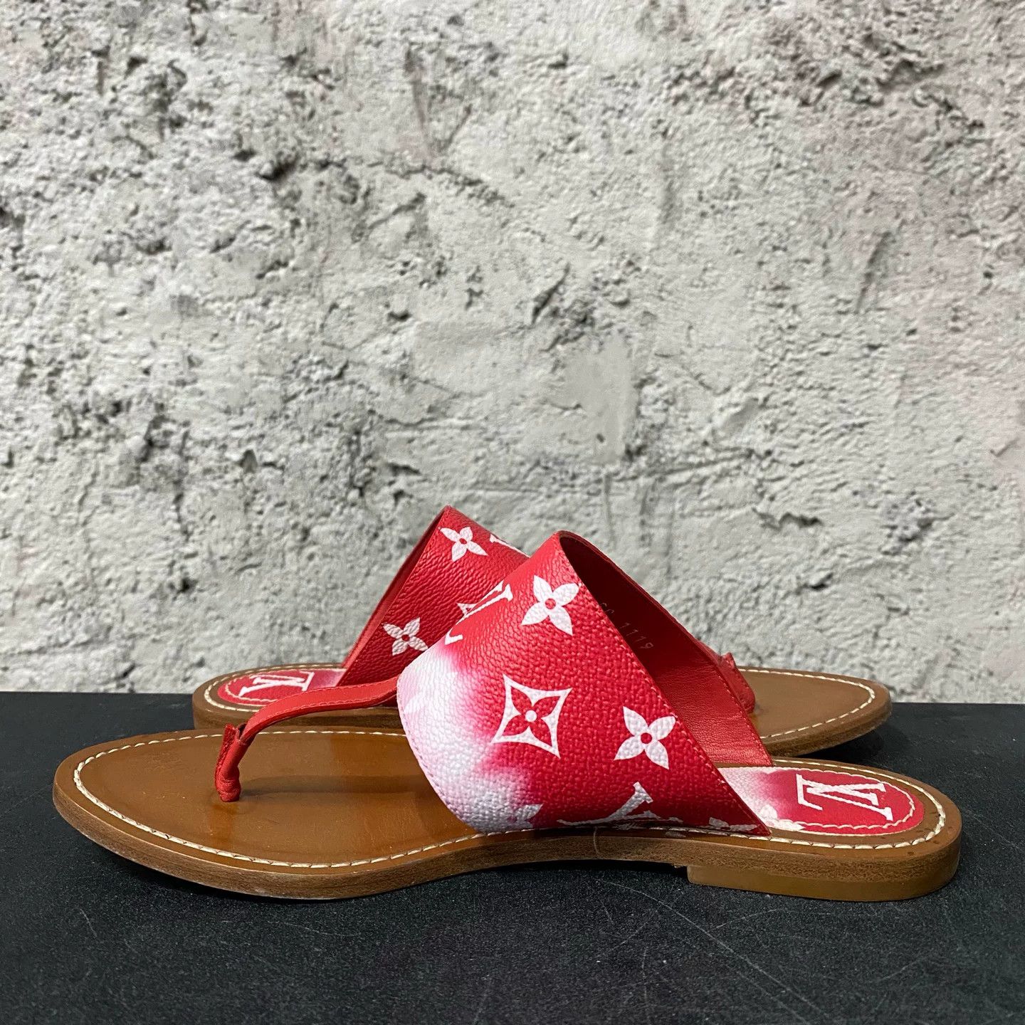 Louis Vuitton Louis Vuitton Monogram Gradient Sandals Size 37.5 Size US 7.5 / IT 37.5 - 6 Thumbnail