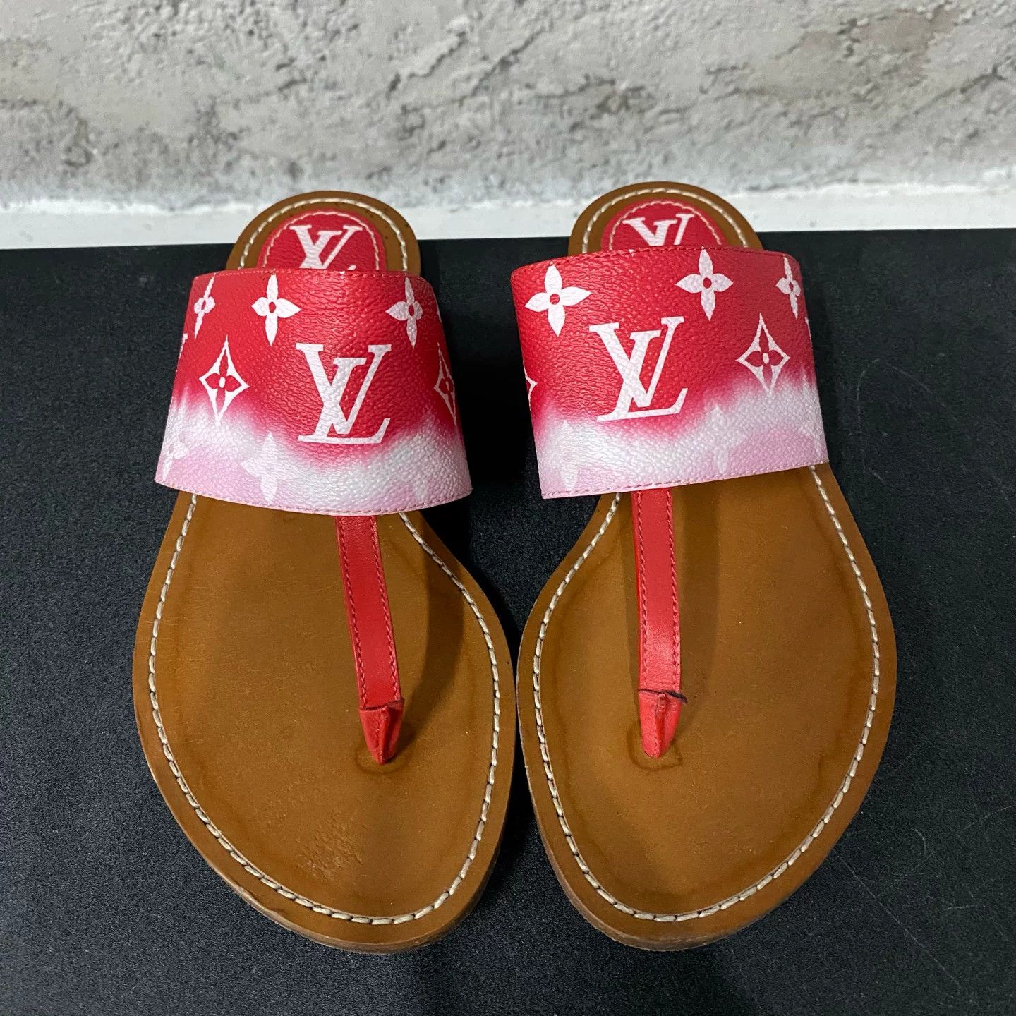 Louis Vuitton Louis Vuitton Monogram Gradient Sandals Size 37.5 Size US 7.5 / IT 37.5 - 7 Thumbnail