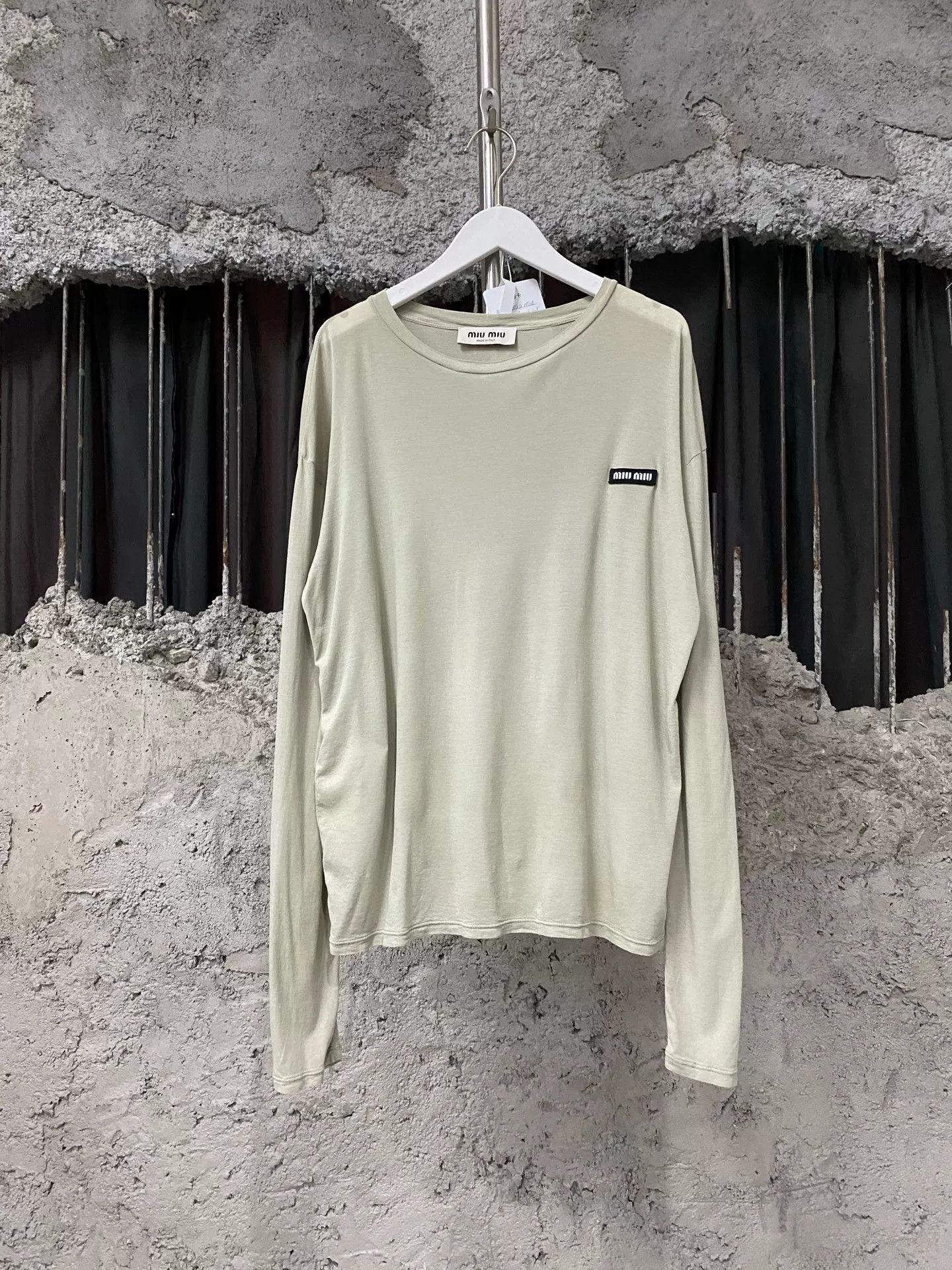 Miu Miu Miu Miu Logo Patch Long Sleeve T-Shirt Size XS Size XS / US 0-2 / IT 36-38 - 2 Thumbnail