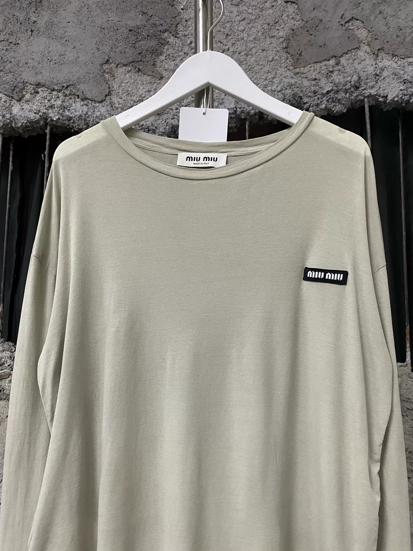 Miu Miu Miu Miu Logo Patch Long Sleeve T-Shirt Size XS Size XS / US 0-2 / IT 36-38 - 4 Thumbnail