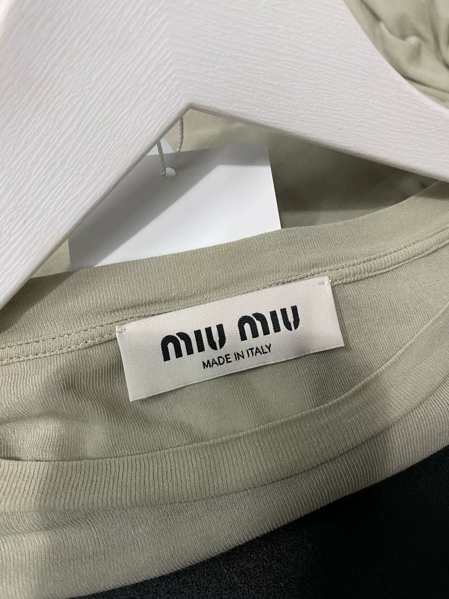 Miu Miu Miu Miu Logo Patch Long Sleeve T-Shirt Size XS Size XS / US 0-2 / IT 36-38 - 8 Thumbnail
