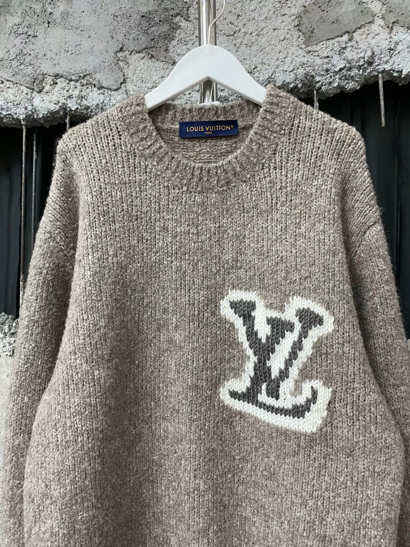 Louis Vuitton Louis Vuitton LV Logo Knit Sweater Size L Size US L / EU 52-54 / 3 - 4 Thumbnail