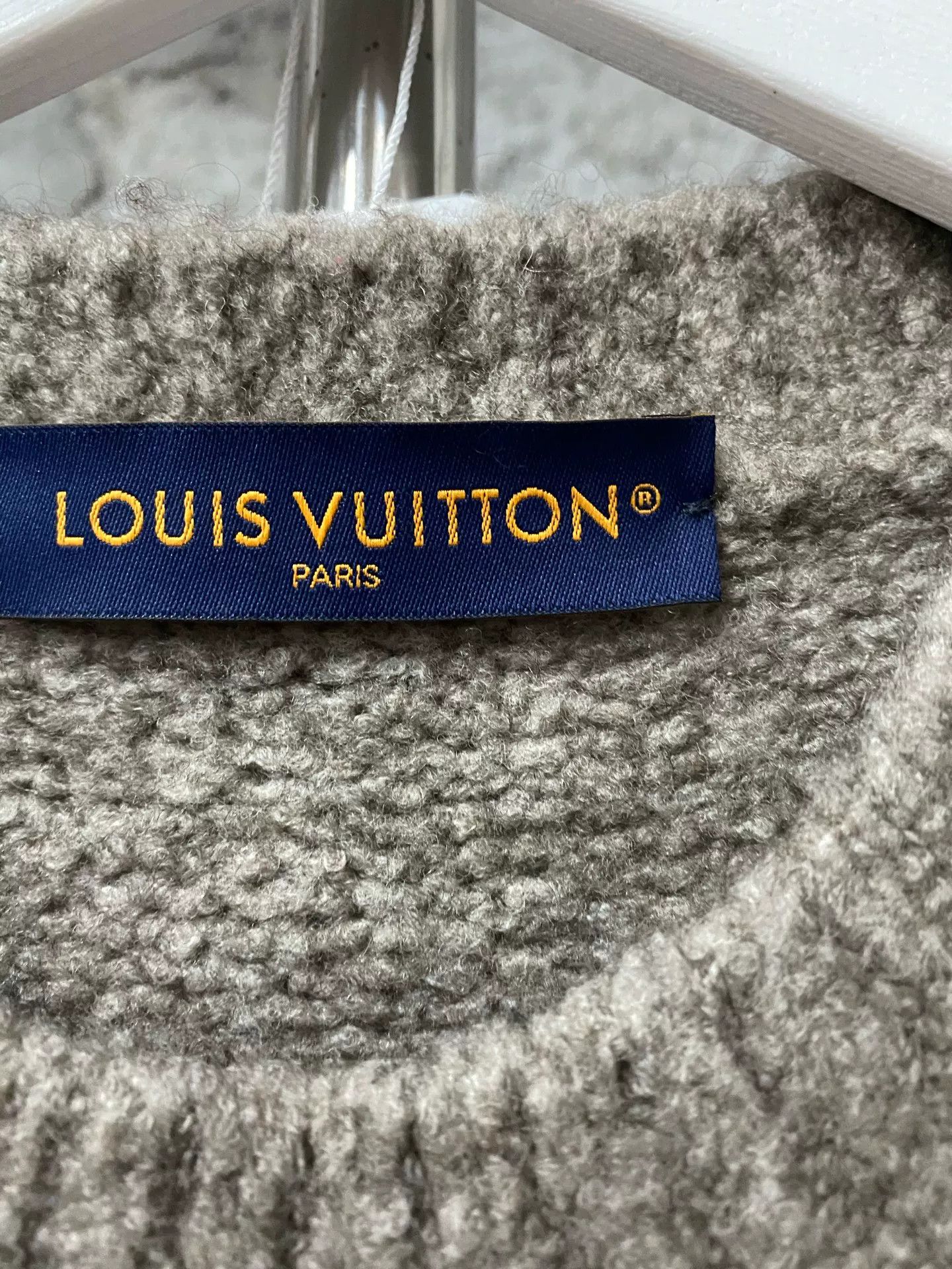Louis Vuitton Louis Vuitton LV Logo Knit Sweater Size L Size US L / EU 52-54 / 3 - 7 Thumbnail
